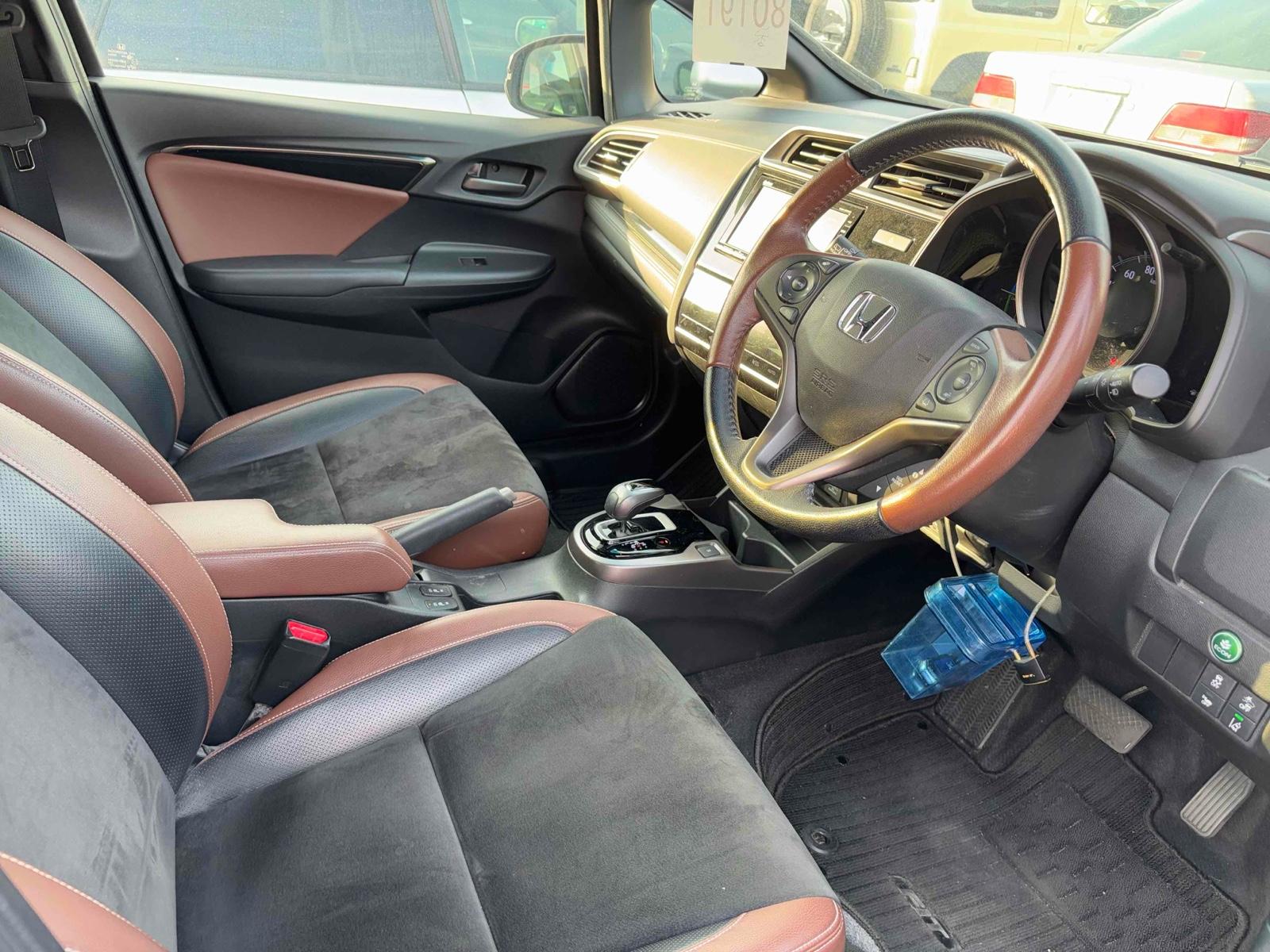 Honda Fit HYBRID F COMFORT ED