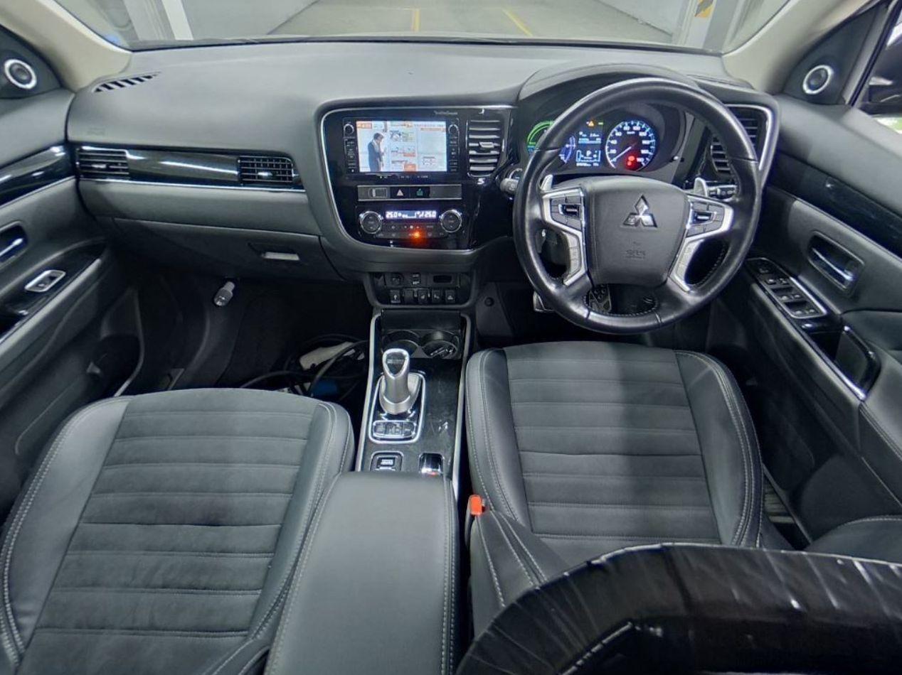 Mitsubishi Outlander Phev G PLUS PACKAGE