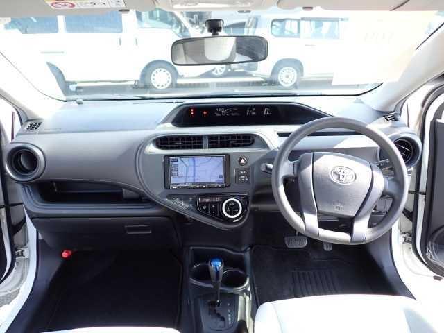 Toyota Aqua L