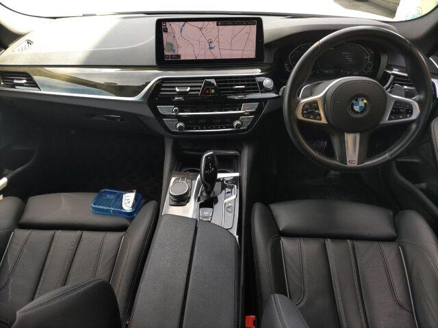BMW 5 Series 4d 530E M-SPORT EDITION JOY+