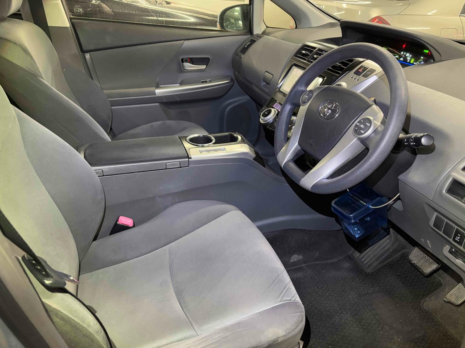 Toyota Prius ALPHA S