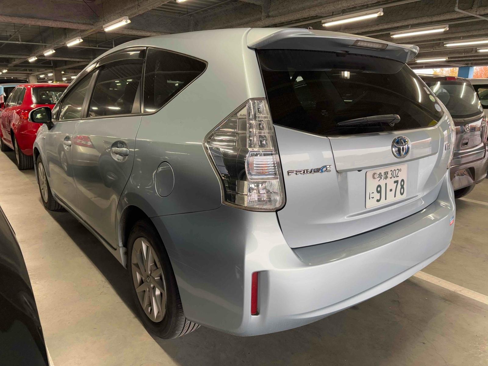 Toyota Prius ALPHA S