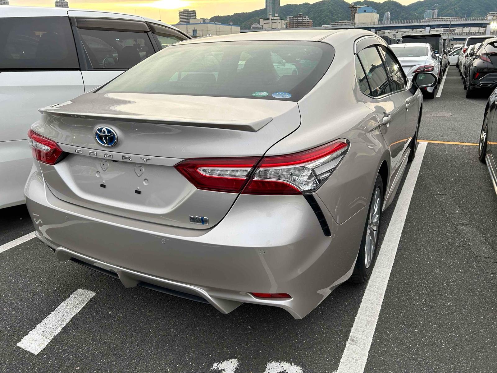 Toyota Camry HYBRID WS