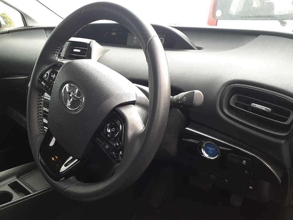 Toyota Prius S 4WD