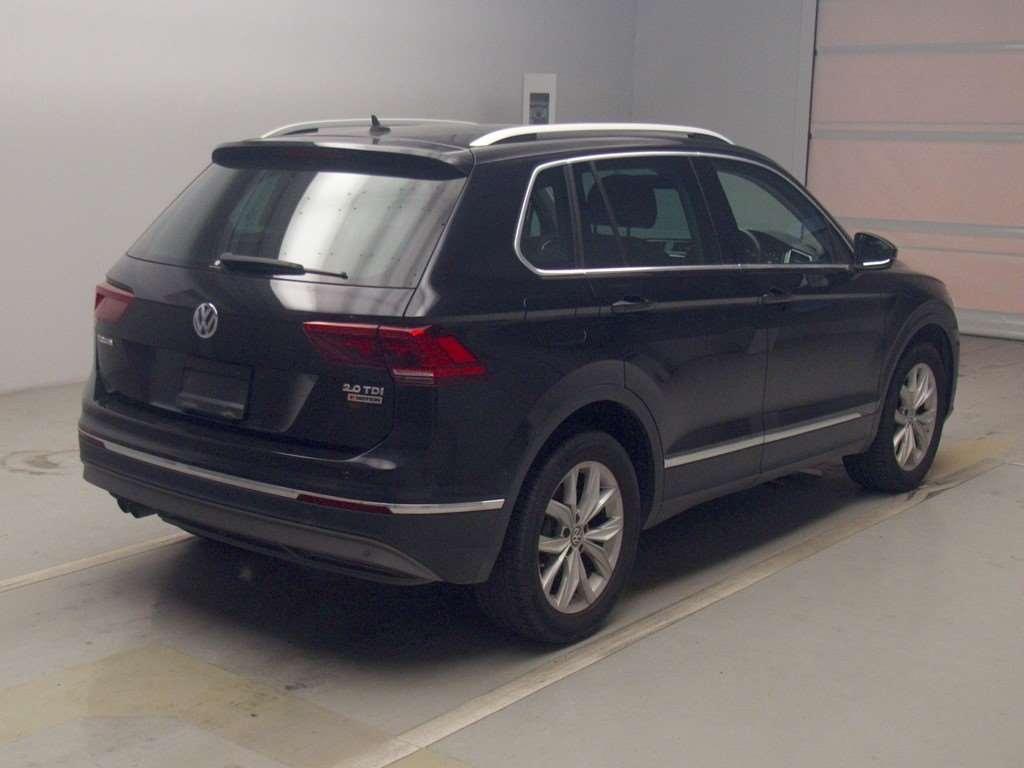 Volkswagen Tiguan 4WD