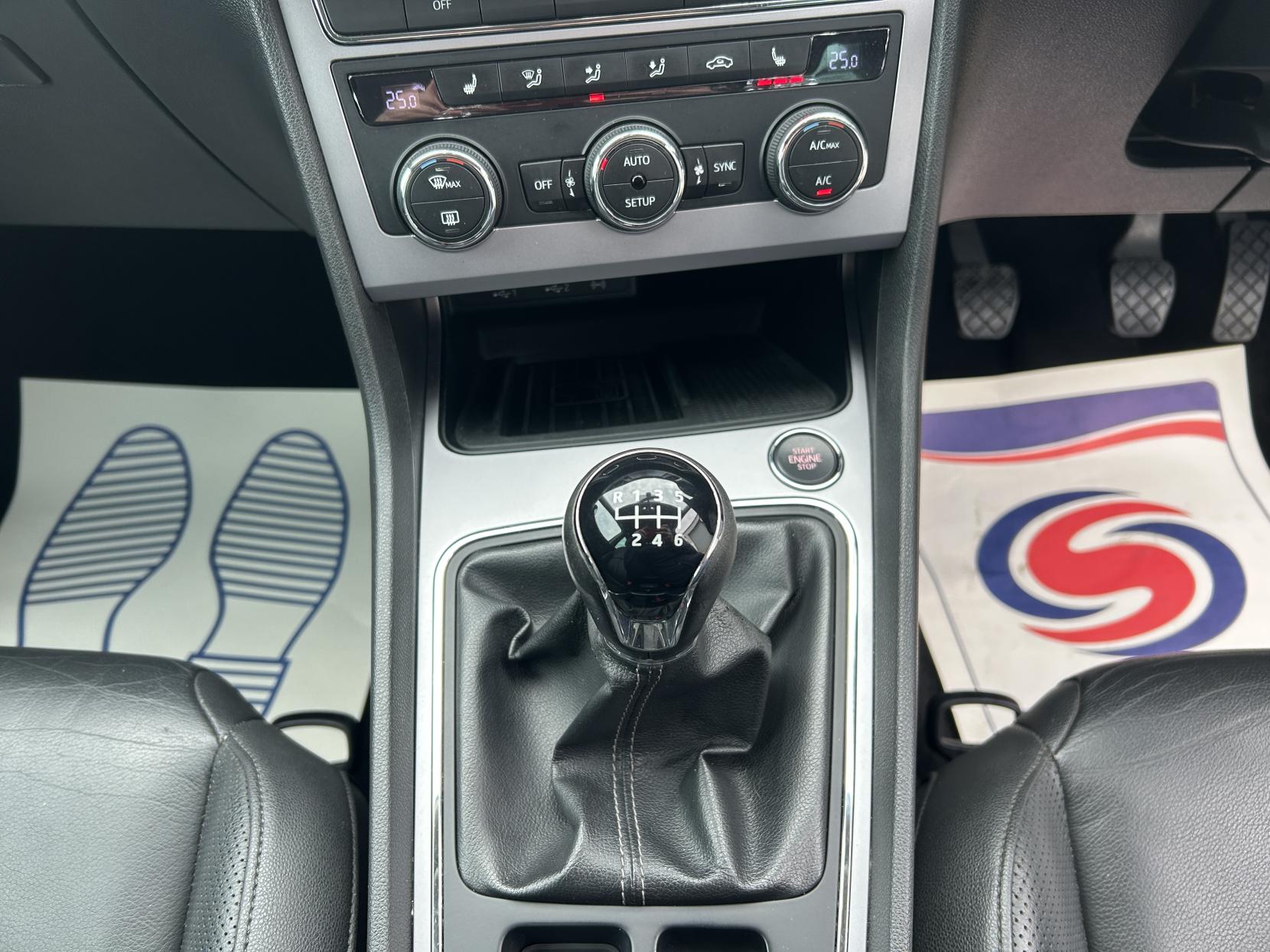 SEAT Leon 2.0 TDI XCELLENCE Technology Hatchback 5dr Diesel Manual Euro 6 (s/s) (150 ps)