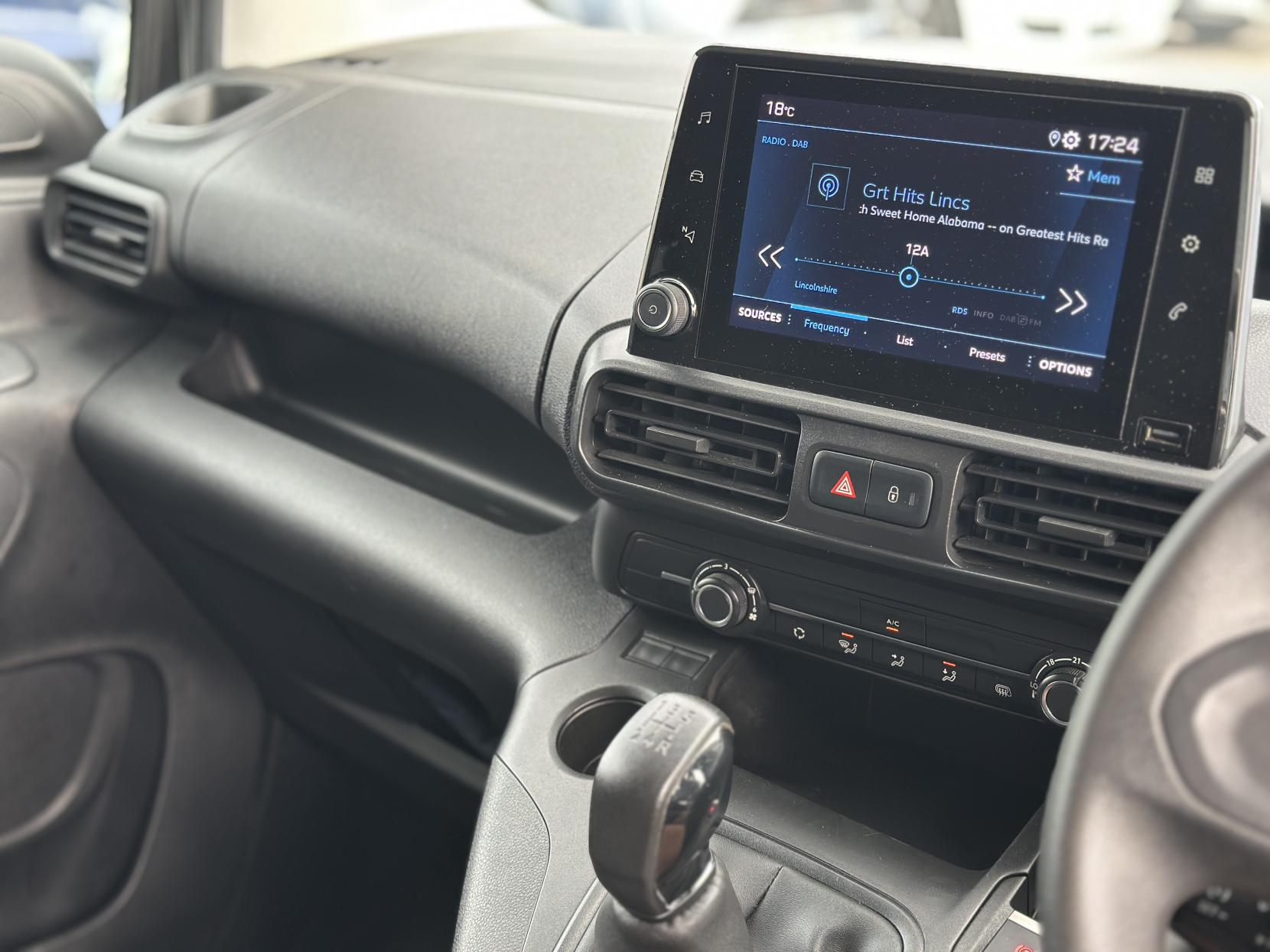 Peugeot Partner 1.5 BlueHDi 650 Professional Standard Panel Van 5dr Diesel Manual SWB Euro 6 (s/s) (75 bhp)