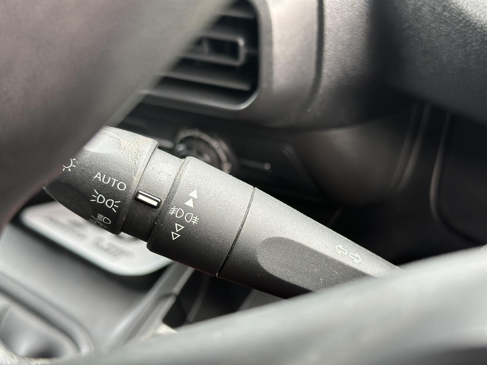 Peugeot Partner 1.5 BlueHDi 650 Professional Standard Panel Van 5dr Diesel Manual SWB Euro 6 (s/s) (75 bhp)