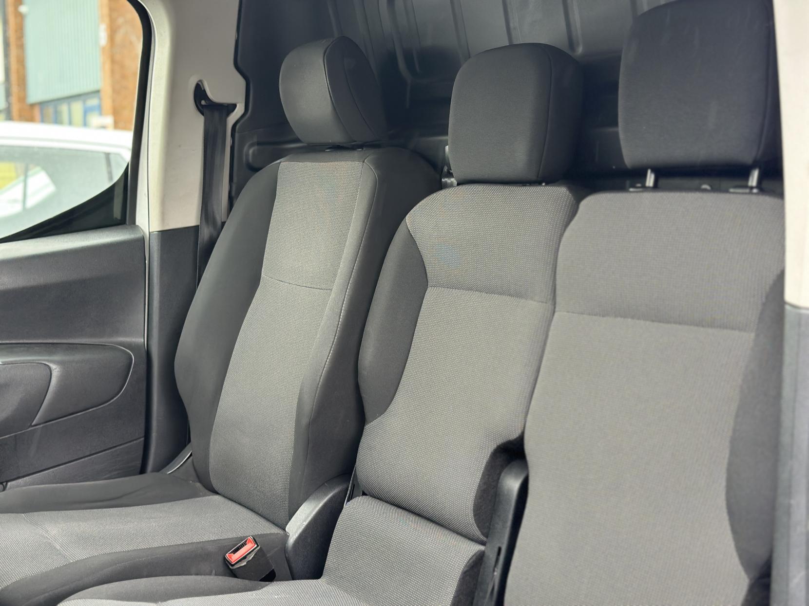 Peugeot Partner 1.5 BlueHDi 650 Professional Standard Panel Van 5dr Diesel Manual SWB Euro 6 (s/s) (75 bhp)