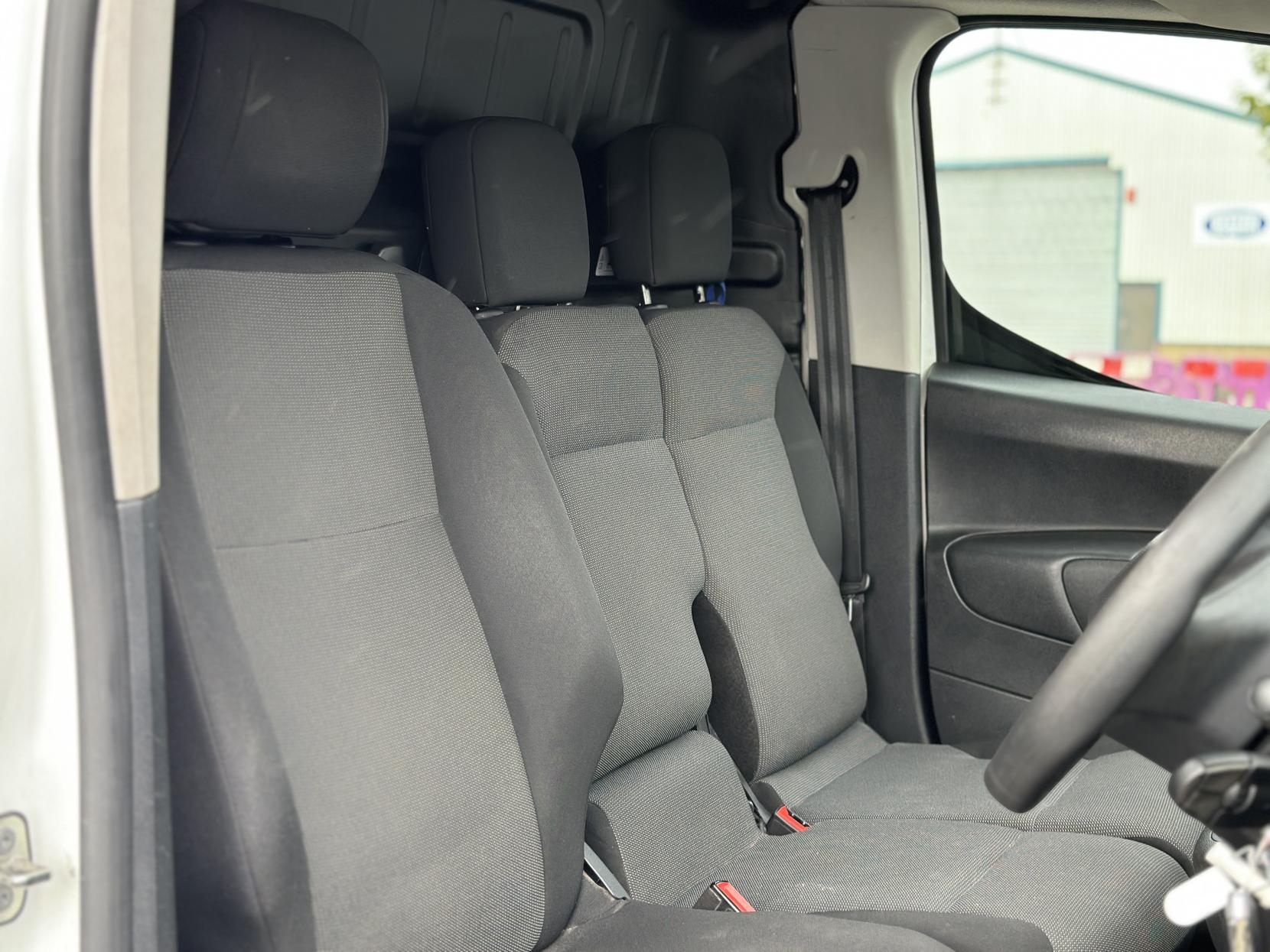 Peugeot Partner 1.5 BlueHDi 650 Professional Standard Panel Van 5dr Diesel Manual SWB Euro 6 (s/s) (75 bhp)