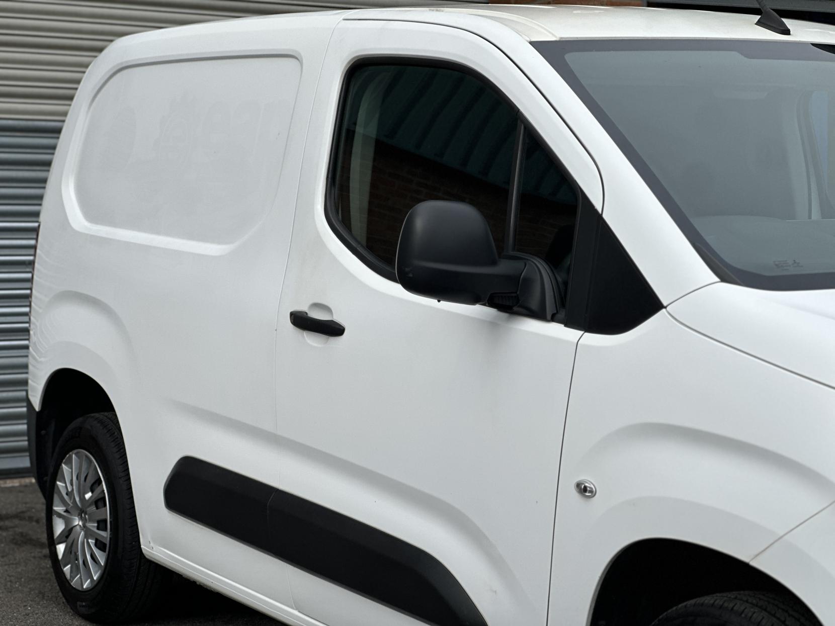 Peugeot Partner 1.5 BlueHDi 650 Professional Standard Panel Van 5dr Diesel Manual SWB Euro 6 (s/s) (75 bhp)