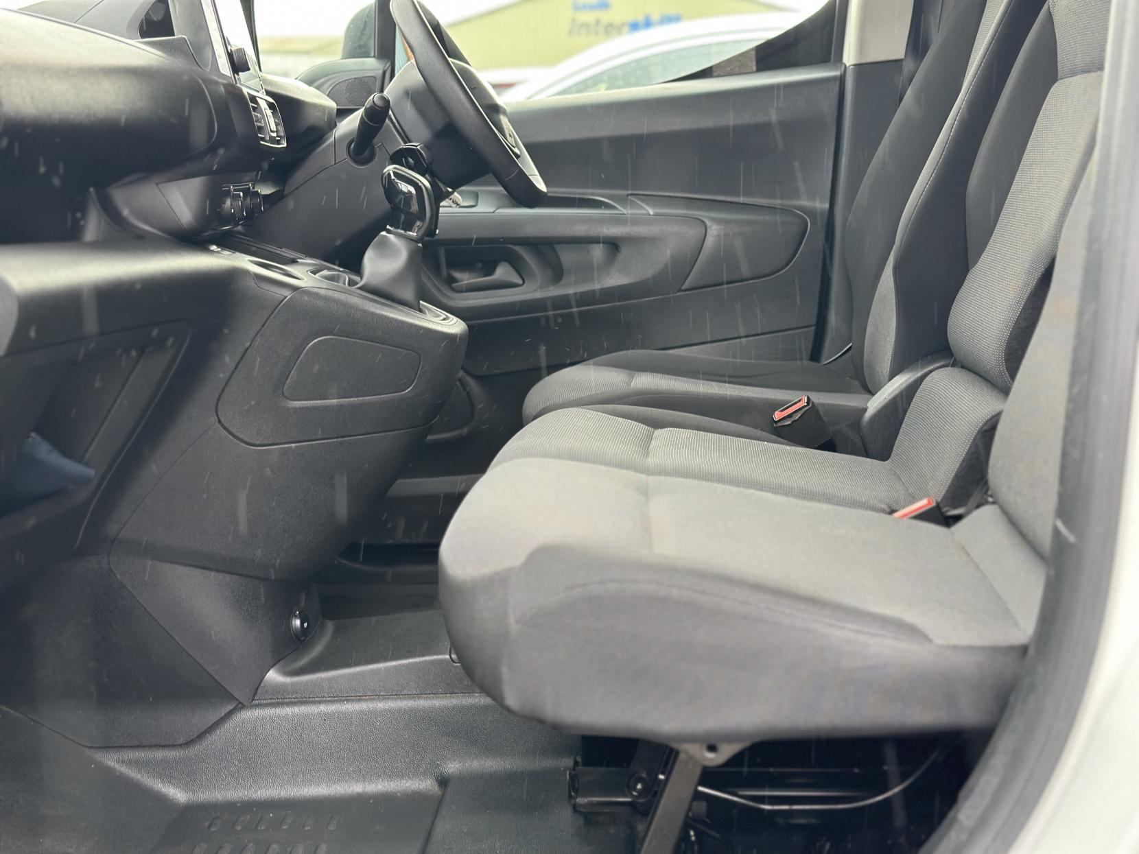 Peugeot Partner 1.5 BlueHDi 650 Professional Standard Panel Van 5dr Diesel Manual SWB Euro 6 (s/s) (75 bhp)