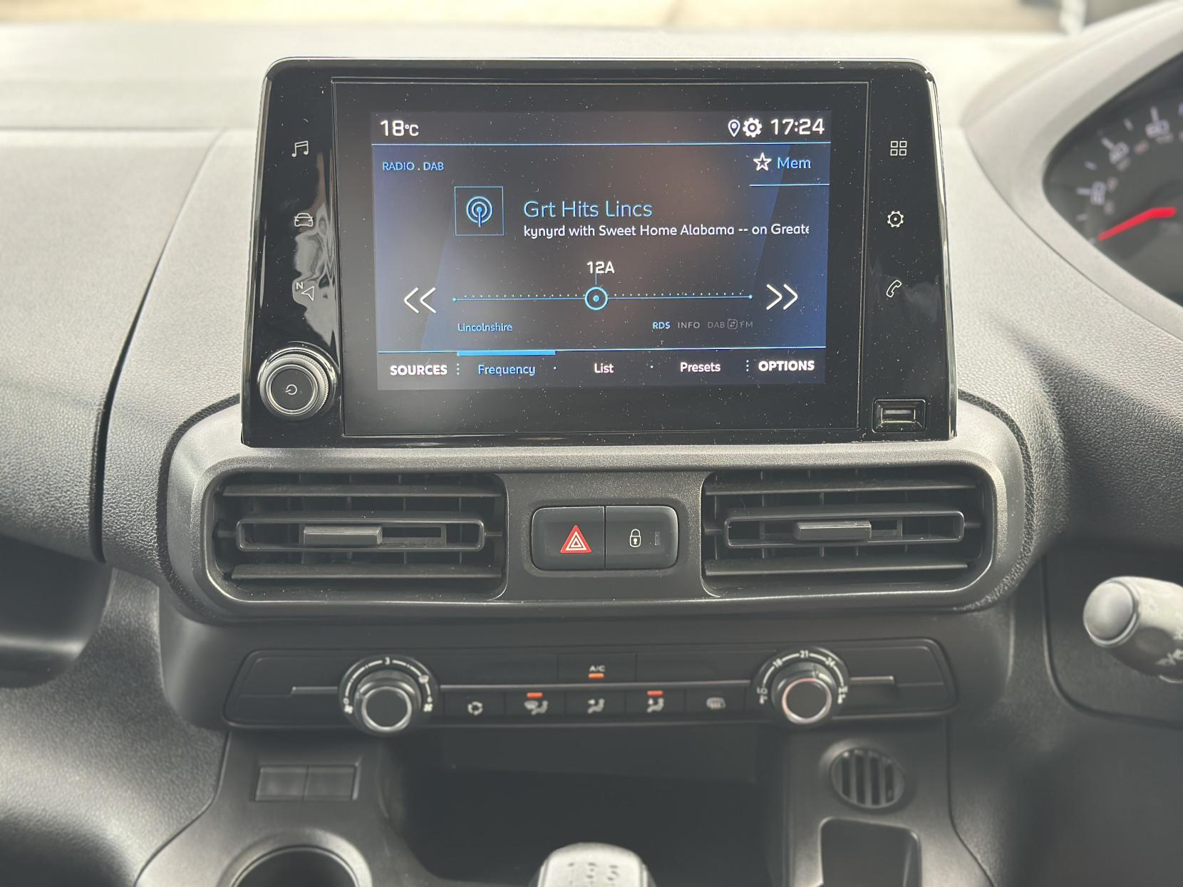 Peugeot Partner 1.5 BlueHDi 650 Professional Standard Panel Van 5dr Diesel Manual SWB Euro 6 (s/s) (75 bhp)