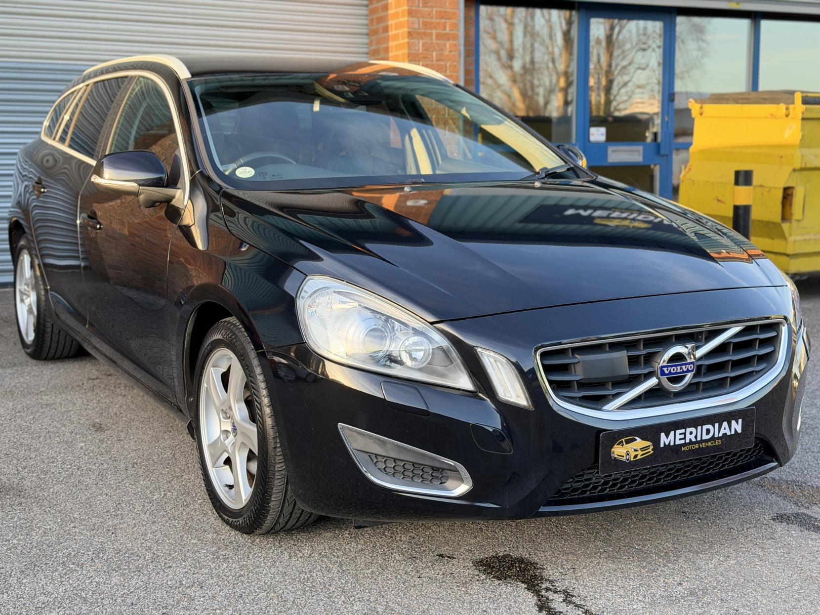 Volvo V60 1.6 T4 SE Lux Nav Estate 5dr Petrol Powershift Euro 5 (180 ps)