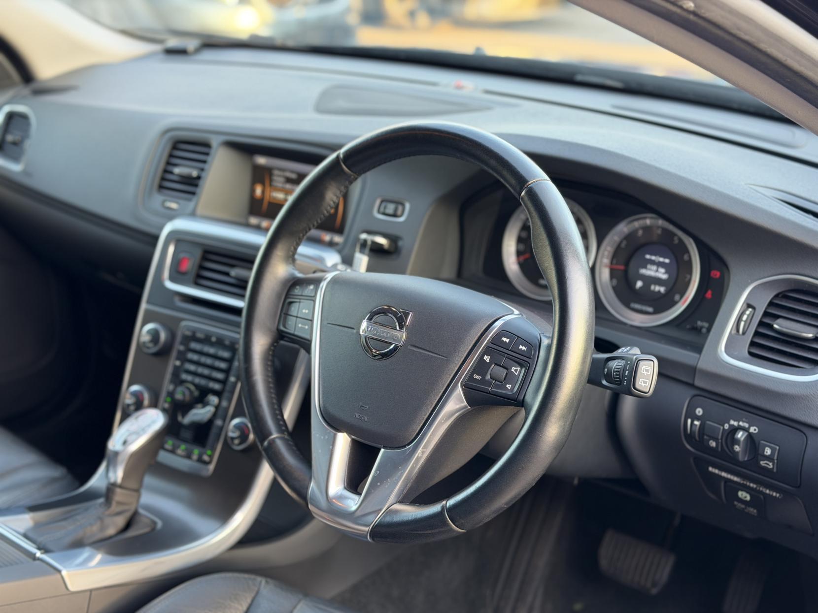 Volvo V60 1.6 T4 SE Lux Nav Estate 5dr Petrol Powershift Euro 5 (180 ps)