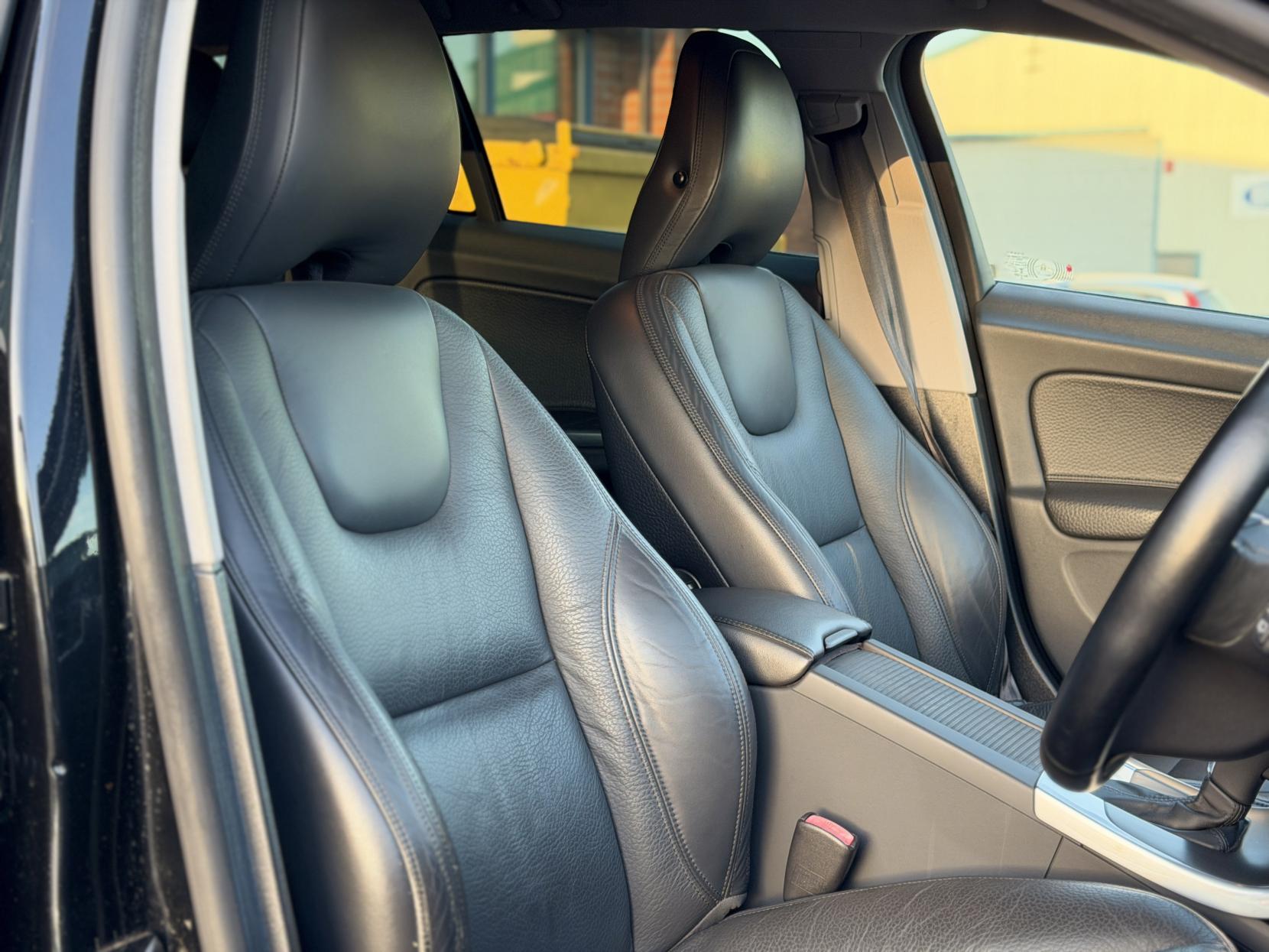 Volvo V60 1.6 T4 SE Lux Nav Estate 5dr Petrol Powershift Euro 5 (180 ps)