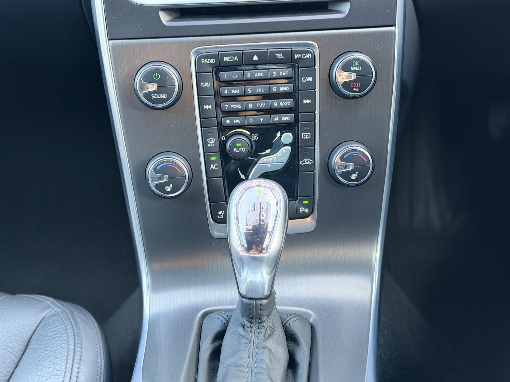 Volvo V60 1.6 T4 SE Lux Nav Estate 5dr Petrol Powershift Euro 5 (180 ps)