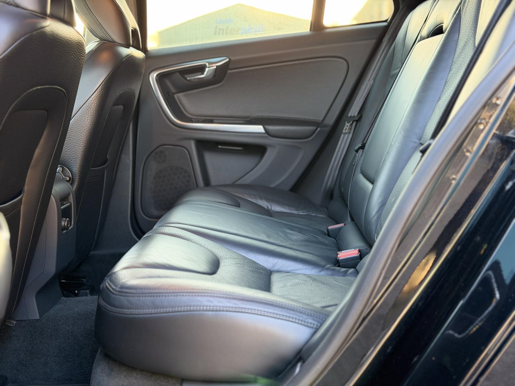 Volvo V60 1.6 T4 SE Lux Nav Estate 5dr Petrol Powershift Euro 5 (180 ps)