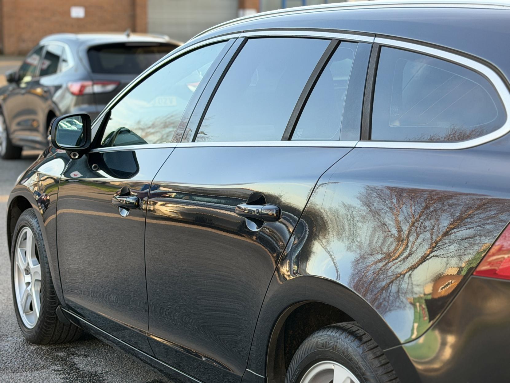 Volvo V60 1.6 T4 SE Lux Nav Estate 5dr Petrol Powershift Euro 5 (180 ps)