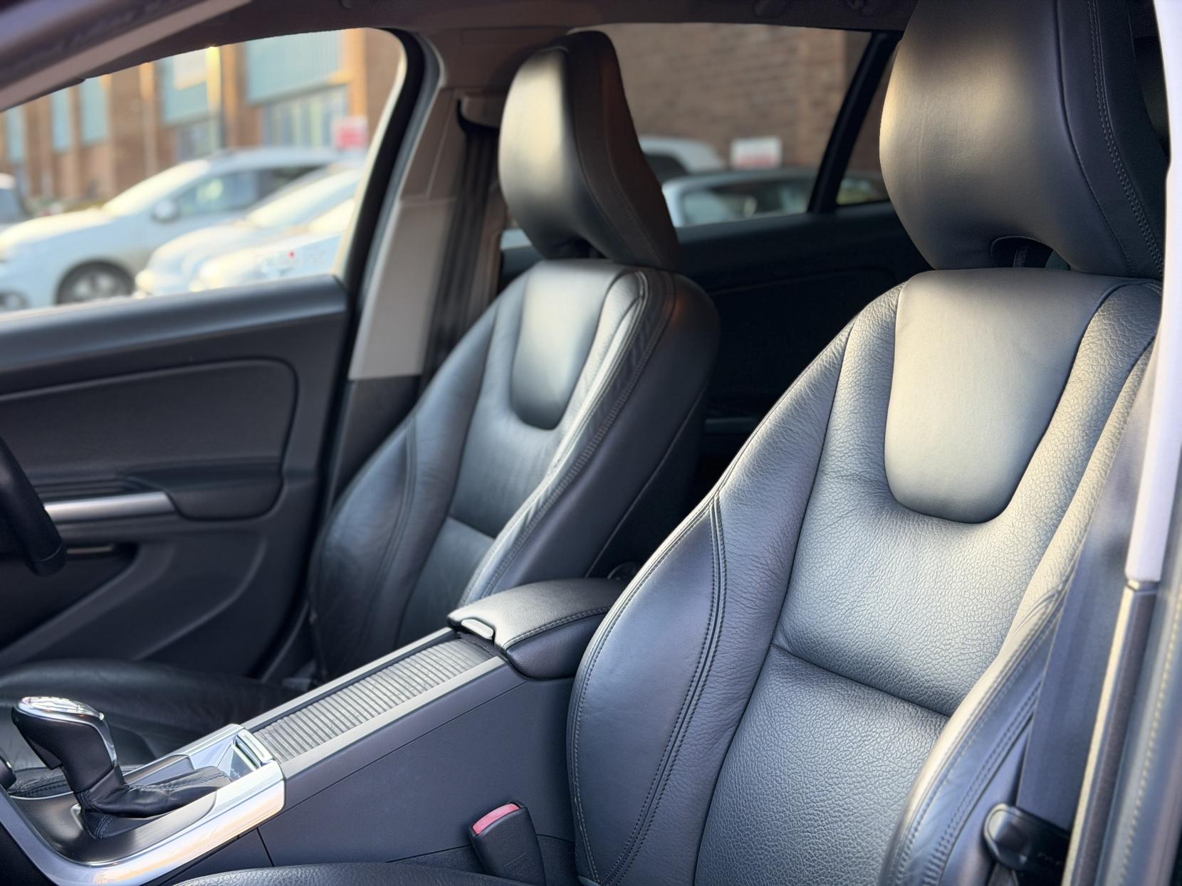 Volvo V60 1.6 T4 SE Lux Nav Estate 5dr Petrol Powershift Euro 5 (180 ps)