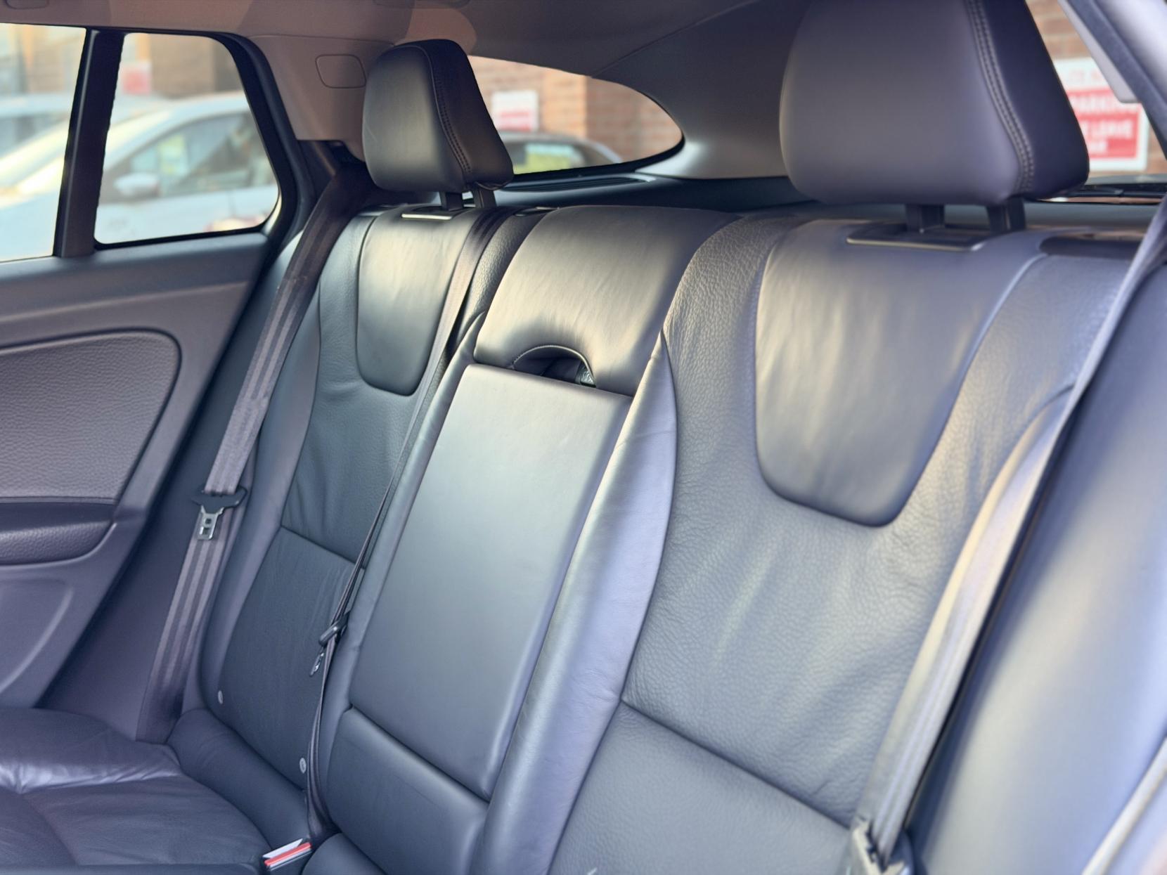 Volvo V60 1.6 T4 SE Lux Nav Estate 5dr Petrol Powershift Euro 5 (180 ps)