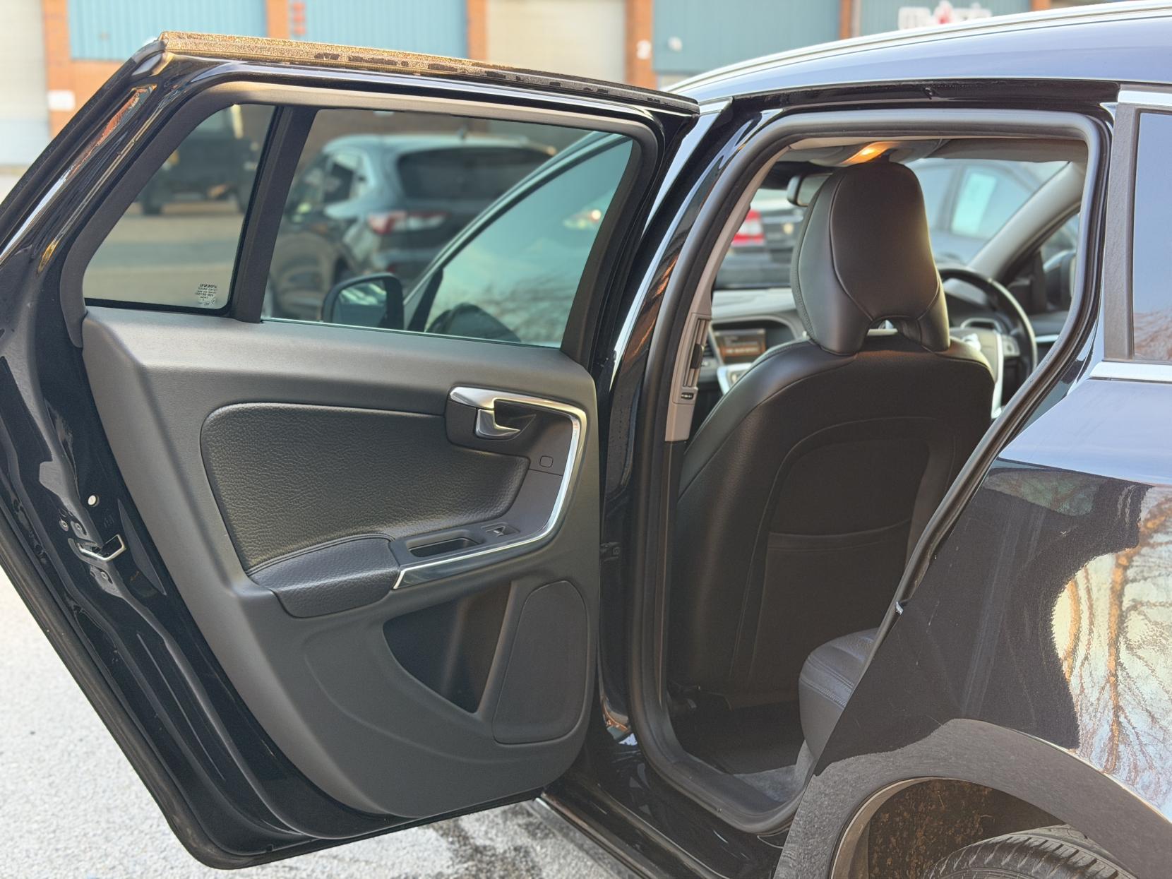 Volvo V60 1.6 T4 SE Lux Nav Estate 5dr Petrol Powershift Euro 5 (180 ps)