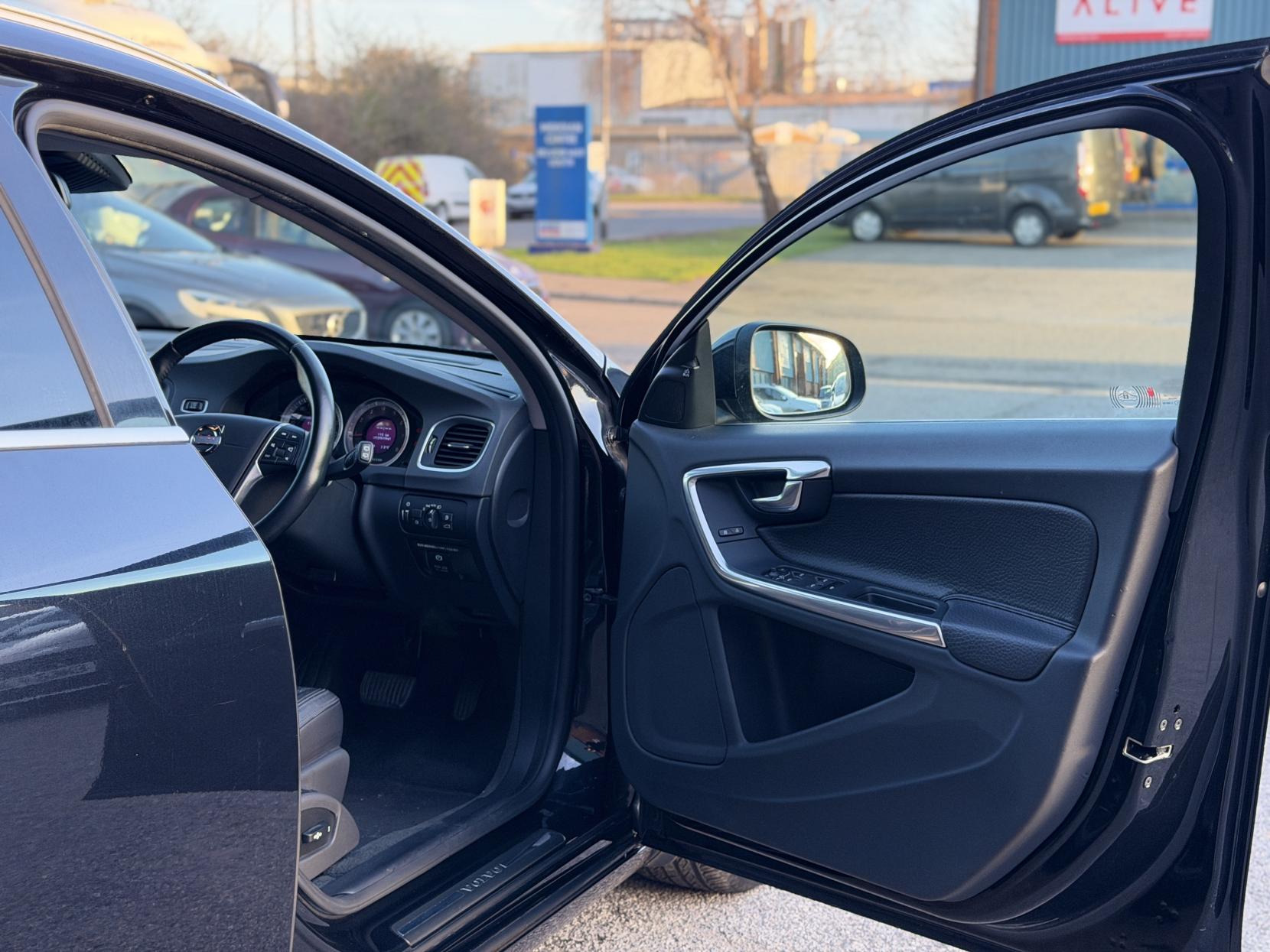 Volvo V60 1.6 T4 SE Lux Nav Estate 5dr Petrol Powershift Euro 5 (180 ps)