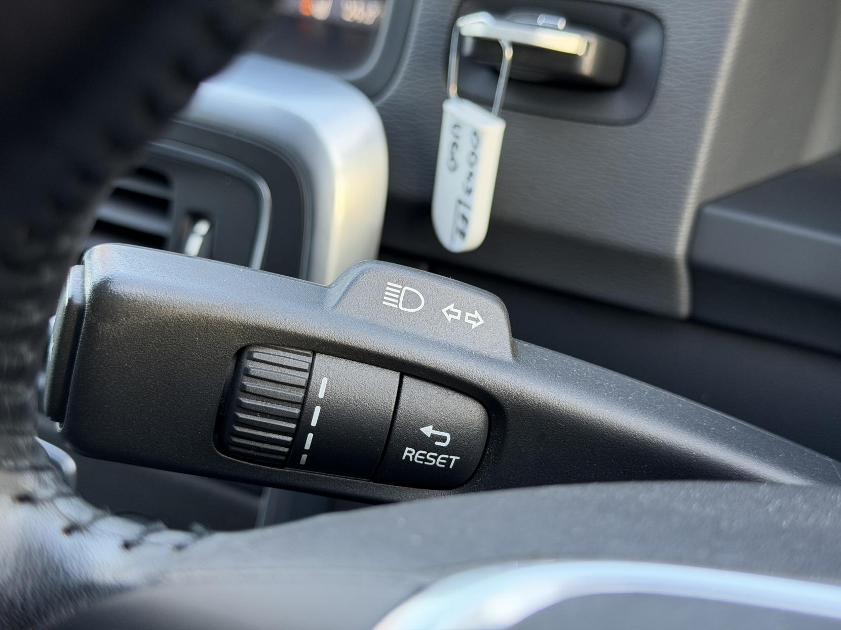 Volvo V60 1.6 T4 SE Lux Nav Estate 5dr Petrol Powershift Euro 5 (180 ps)