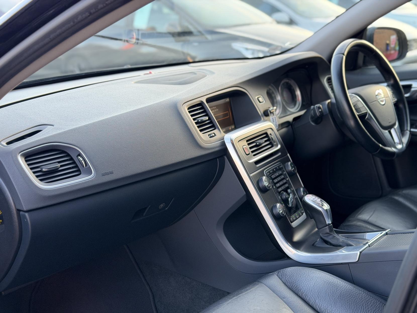 Volvo V60 1.6 T4 SE Lux Nav Estate 5dr Petrol Powershift Euro 5 (180 ps)