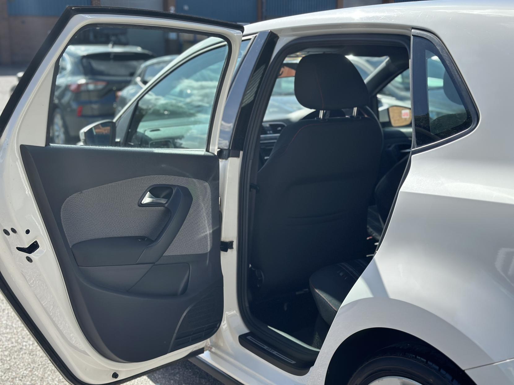 Volkswagen Polo 1.4 TSI GTI Hatchback 5dr Petrol DSG Euro 5 (180 ps)