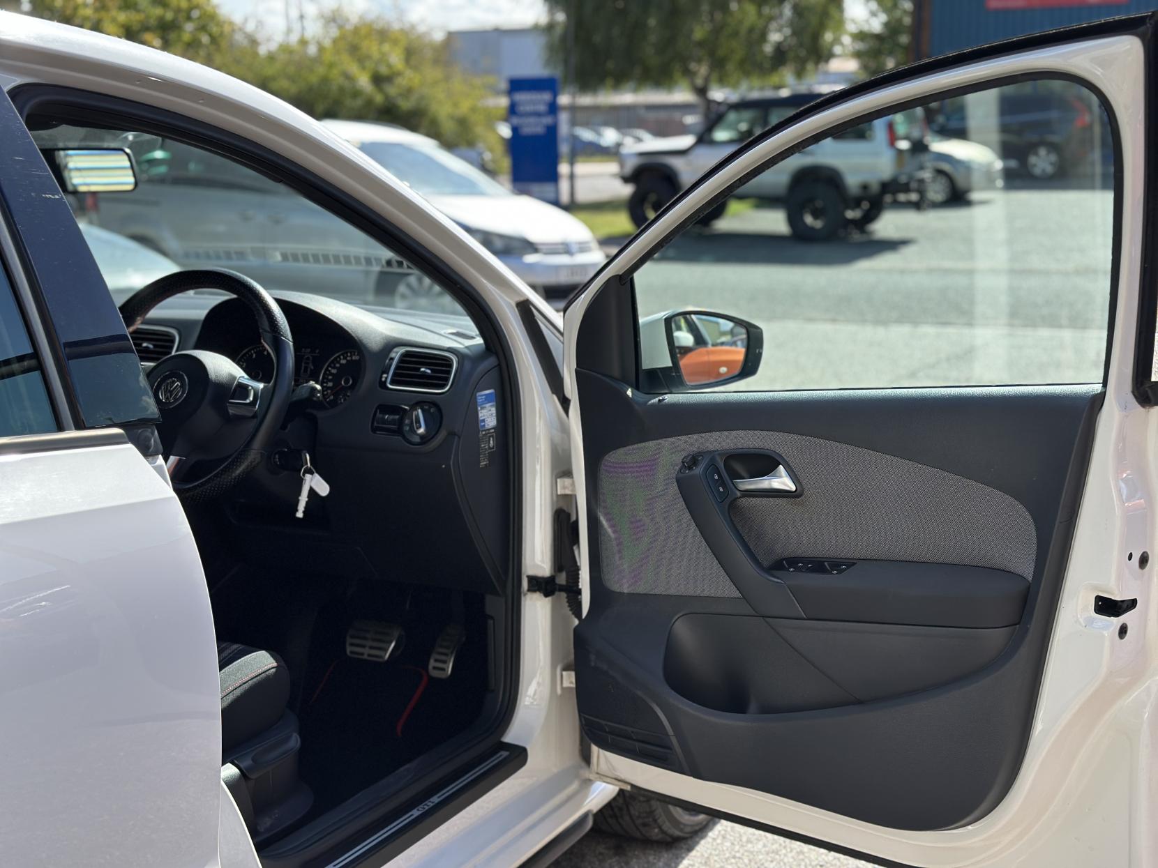 Volkswagen Polo 1.4 TSI GTI Hatchback 5dr Petrol DSG Euro 5 (180 ps)