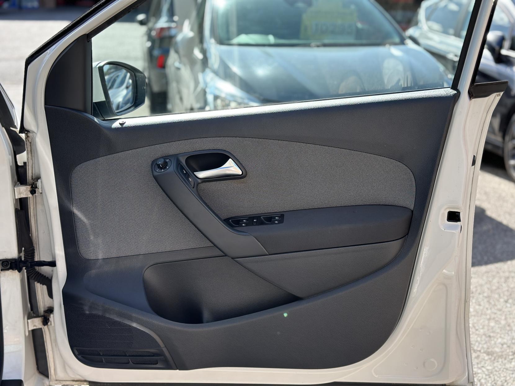 Volkswagen Polo 1.4 TSI GTI Hatchback 5dr Petrol DSG Euro 5 (180 ps)