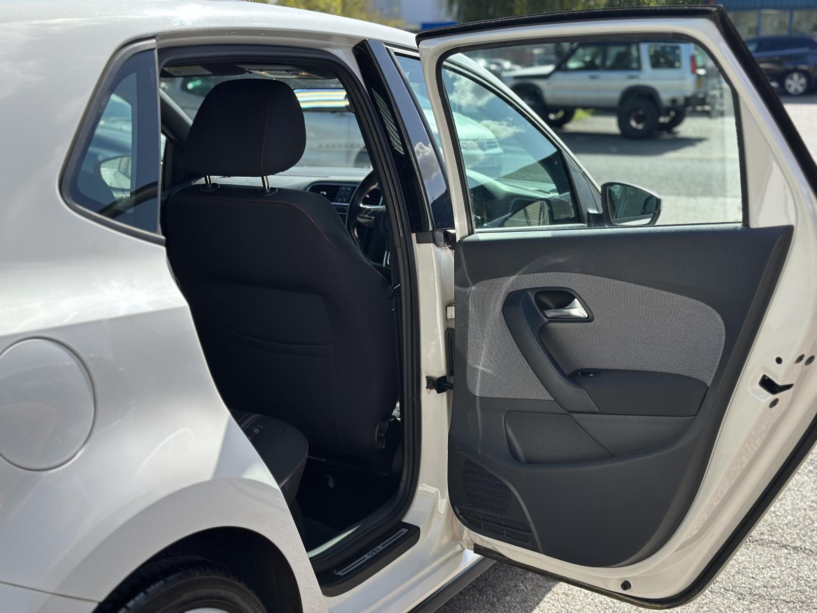 Volkswagen Polo 1.4 TSI GTI Hatchback 5dr Petrol DSG Euro 5 (180 ps)