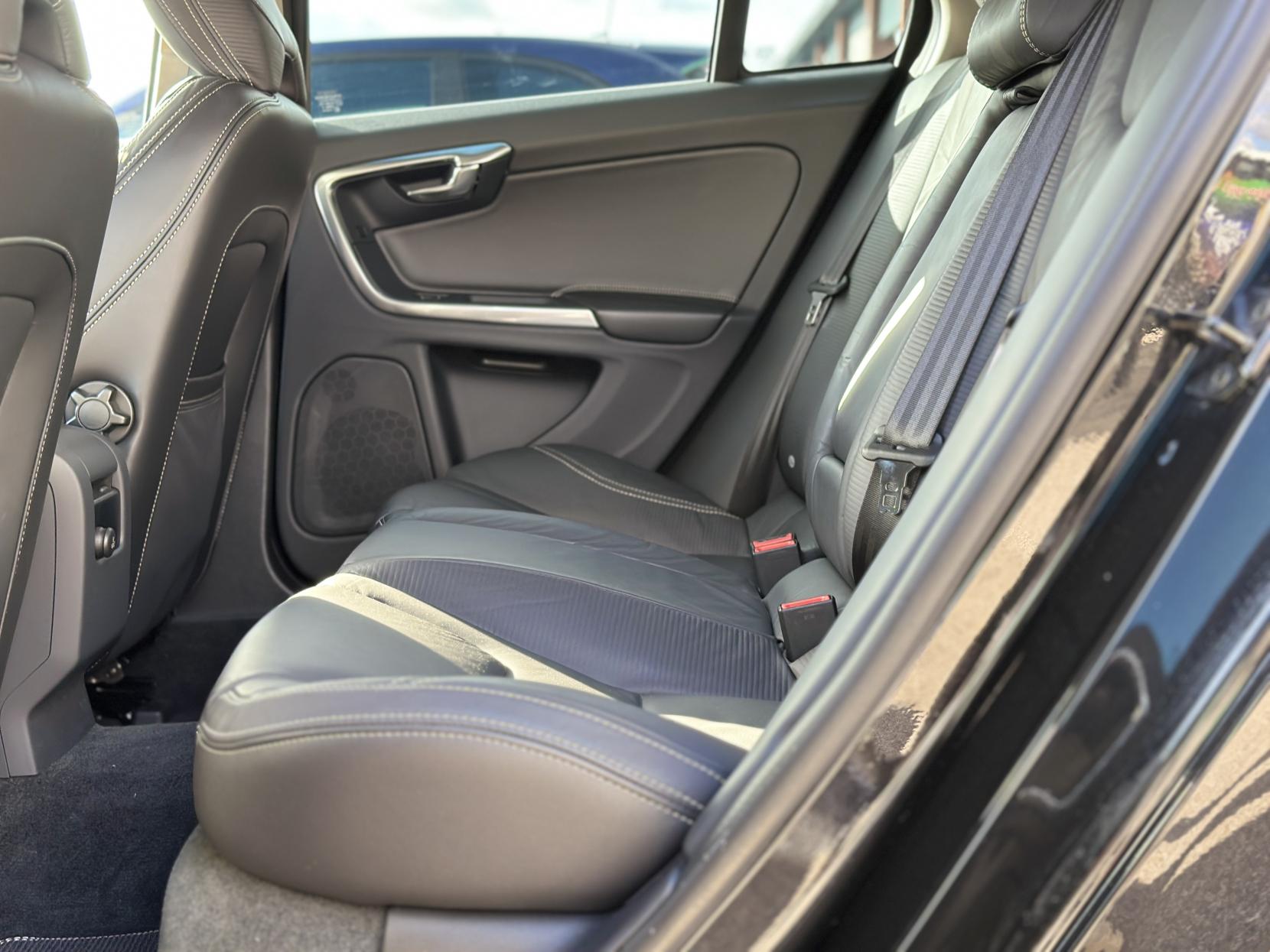 Volvo S60 1.6 T4 R-Design Nav Saloon 4dr Petrol Powershift Euro 5 (180 ps)