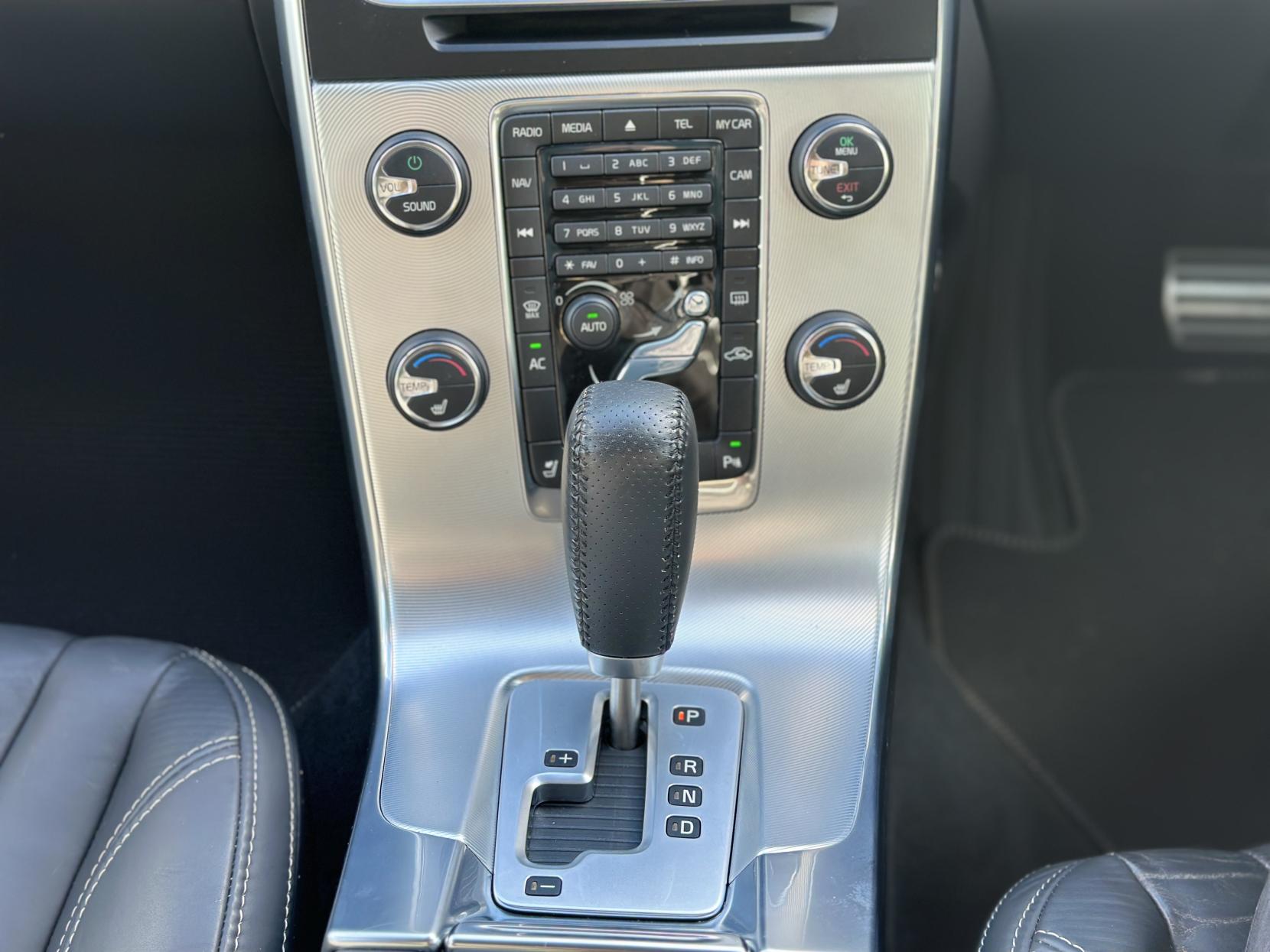 Volvo S60 1.6 T4 R-Design Nav Saloon 4dr Petrol Powershift Euro 5 (180 ps)