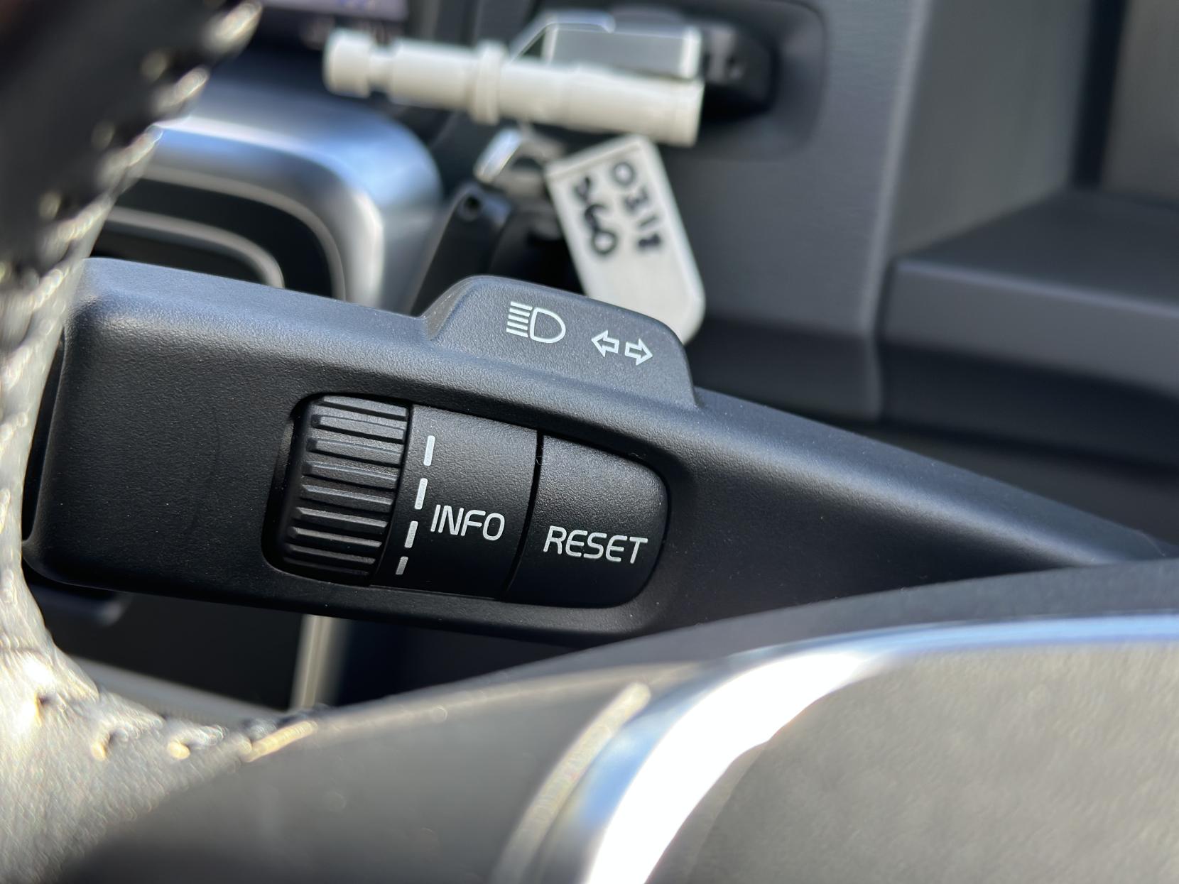 Volvo S60 1.6 T4 R-Design Nav Saloon 4dr Petrol Powershift Euro 5 (180 ps)