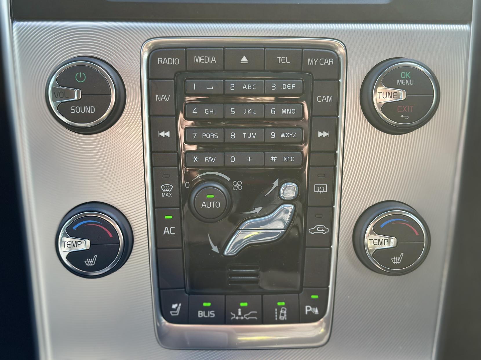 Volvo S60 1.6 T4 R-Design Nav Saloon 4dr Petrol Powershift Euro 5 (180 ps)