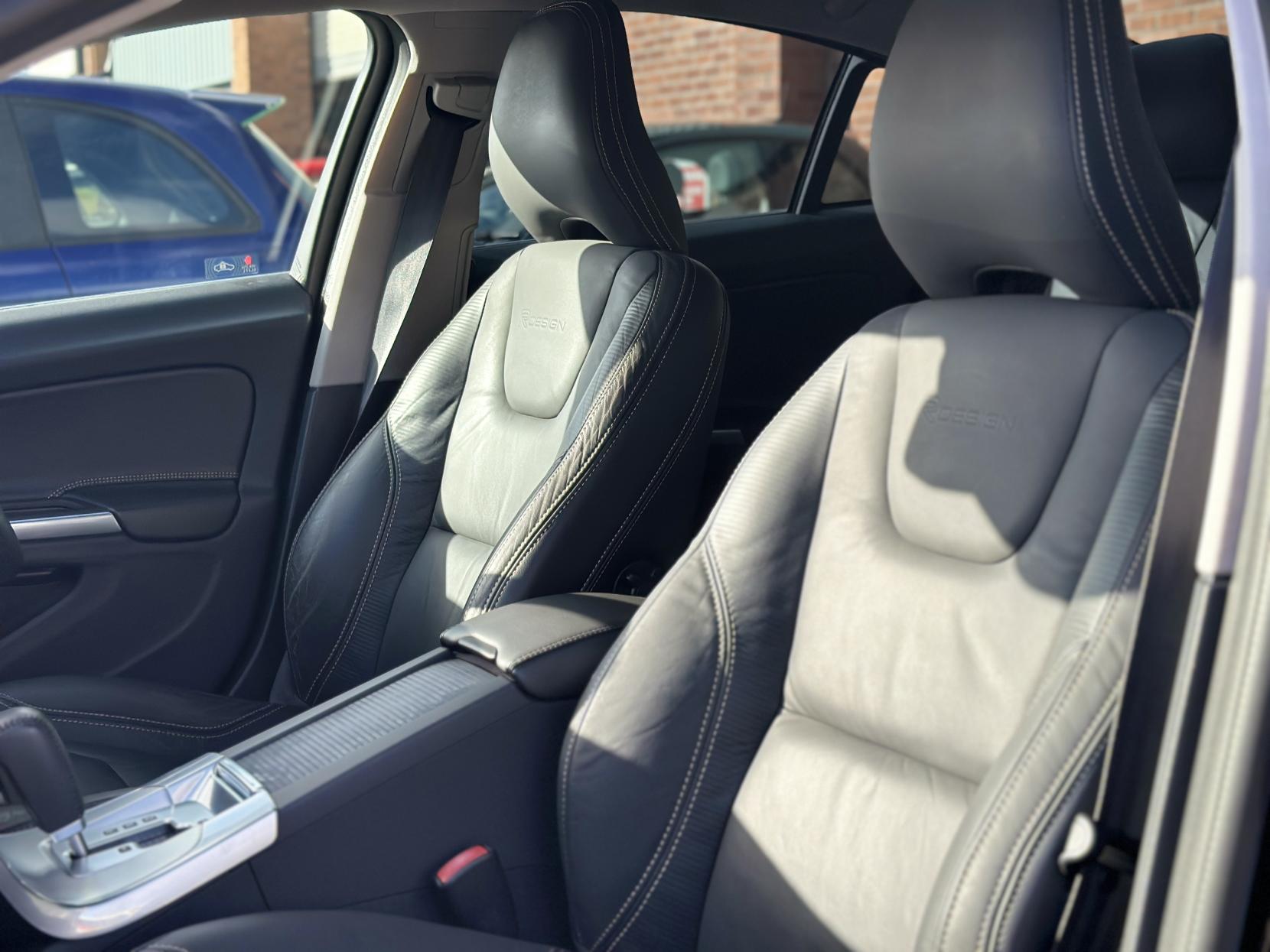 Volvo S60 1.6 T4 R-Design Nav Saloon 4dr Petrol Powershift Euro 5 (180 ps)