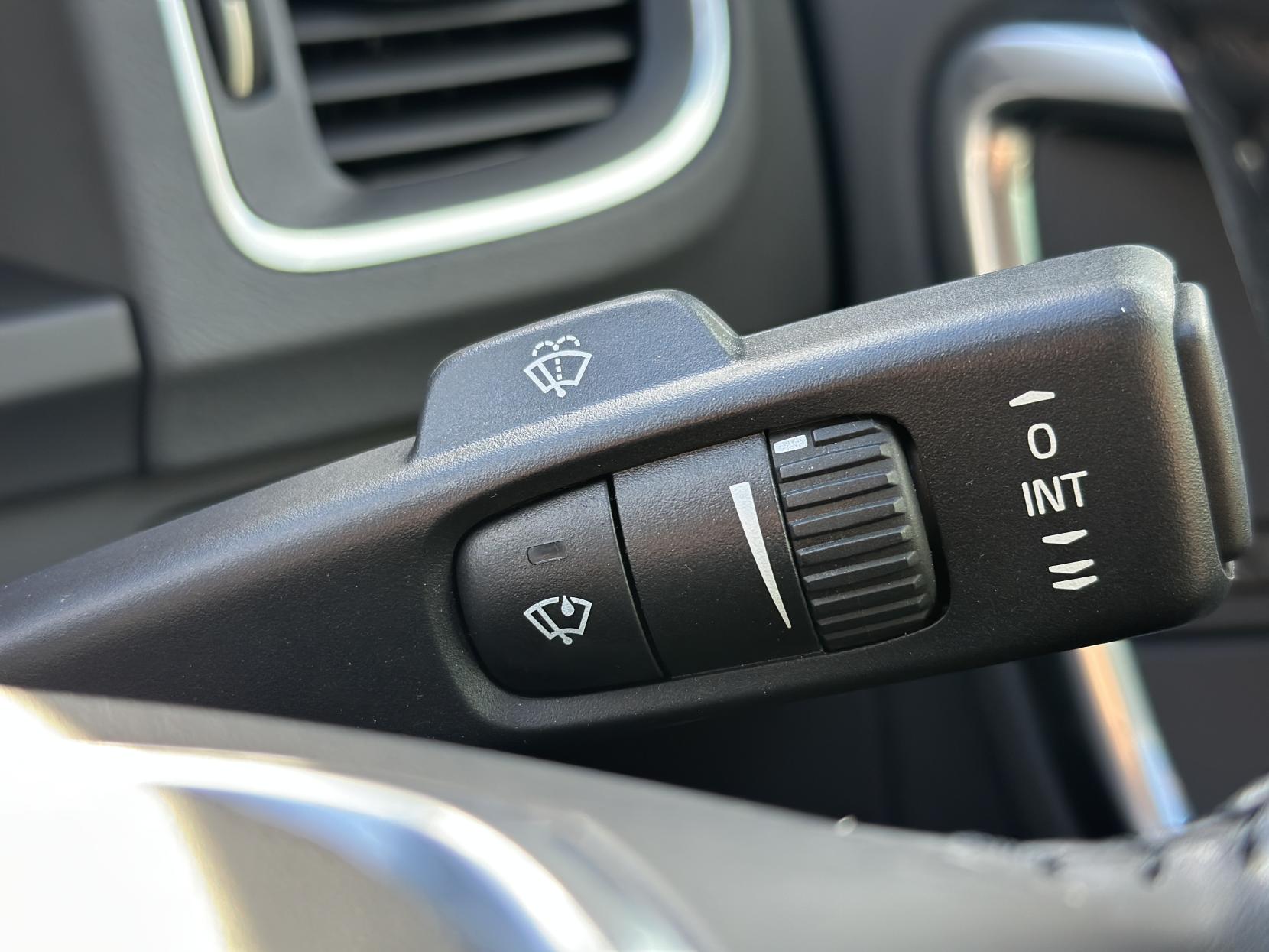 Volvo S60 1.6 T4 R-Design Nav Saloon 4dr Petrol Powershift Euro 5 (180 ps)