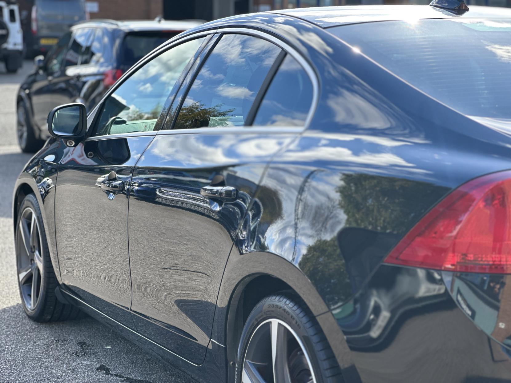 Volvo S60 1.6 T4 R-Design Nav Saloon 4dr Petrol Powershift Euro 5 (180 ps)