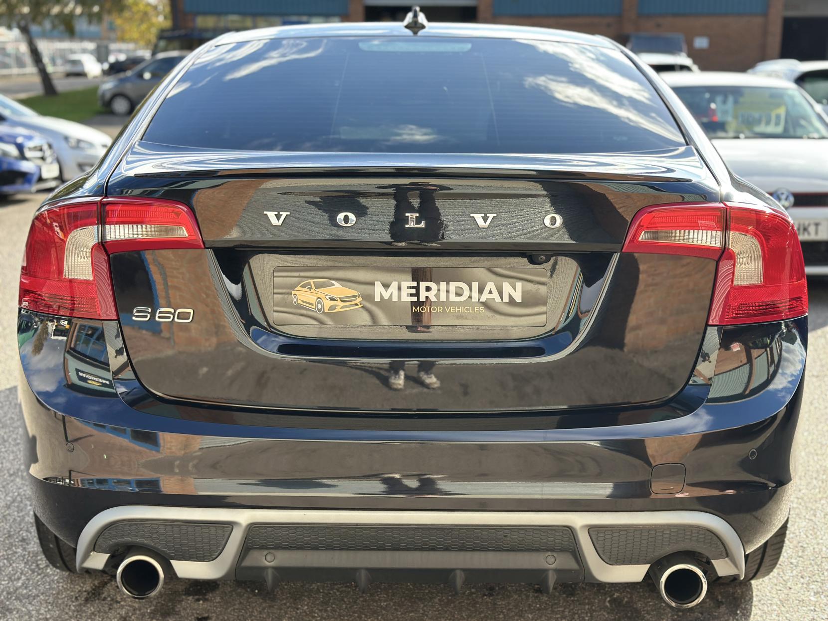 Volvo S60 1.6 T4 R-Design Nav Saloon 4dr Petrol Powershift Euro 5 (180 ps)