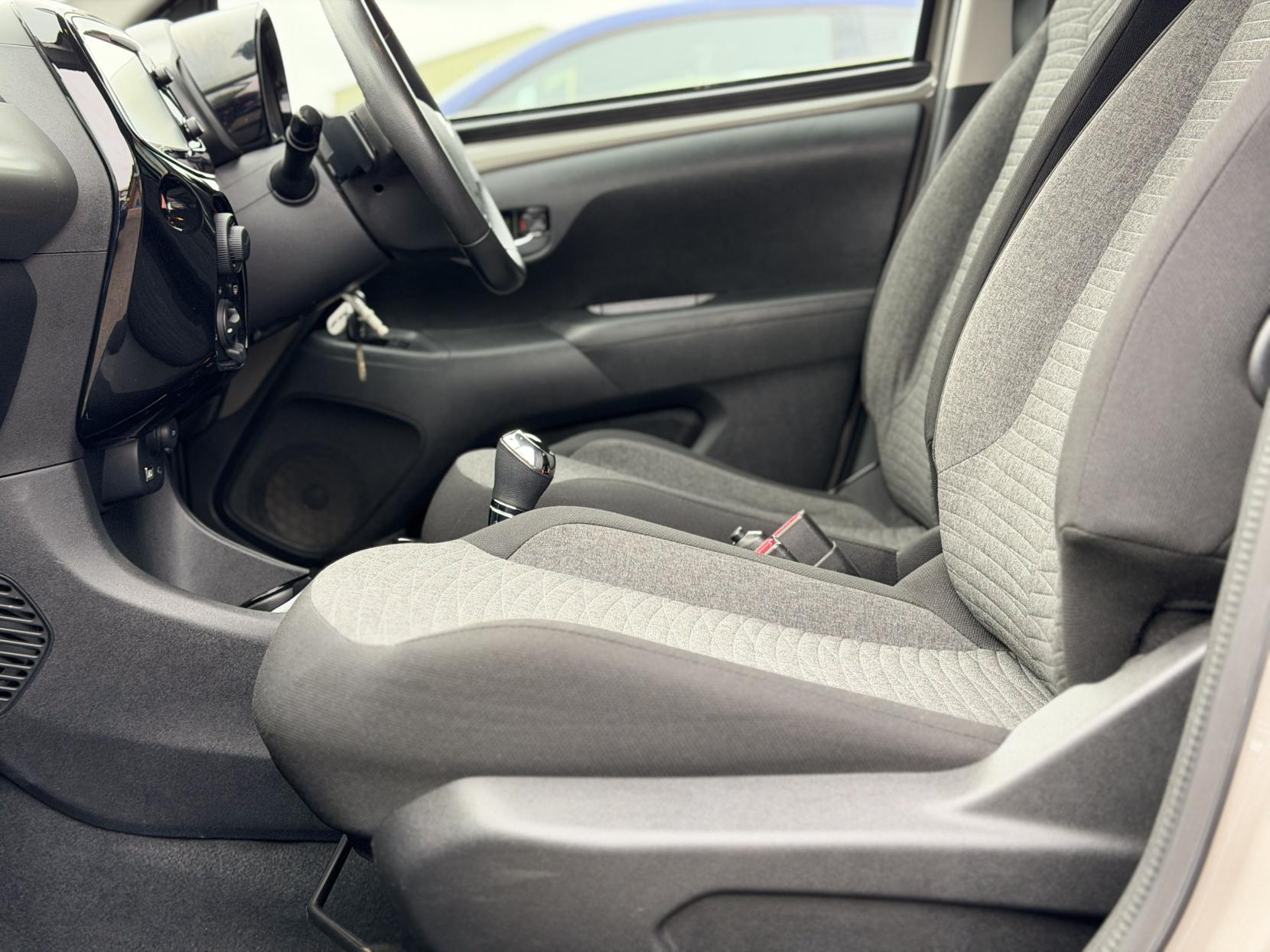 Citroen C1 1.0 VTi Flair Hatchback 5dr Petrol ETG5 Euro 5 (Euro 5) (68 ps)