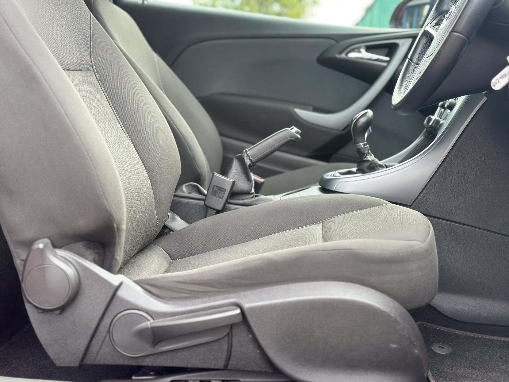 Vauxhall Astra GTC 1.4T 16V Sport Coupe 3dr Petrol Manual Euro 5 (s/s) (120 ps)