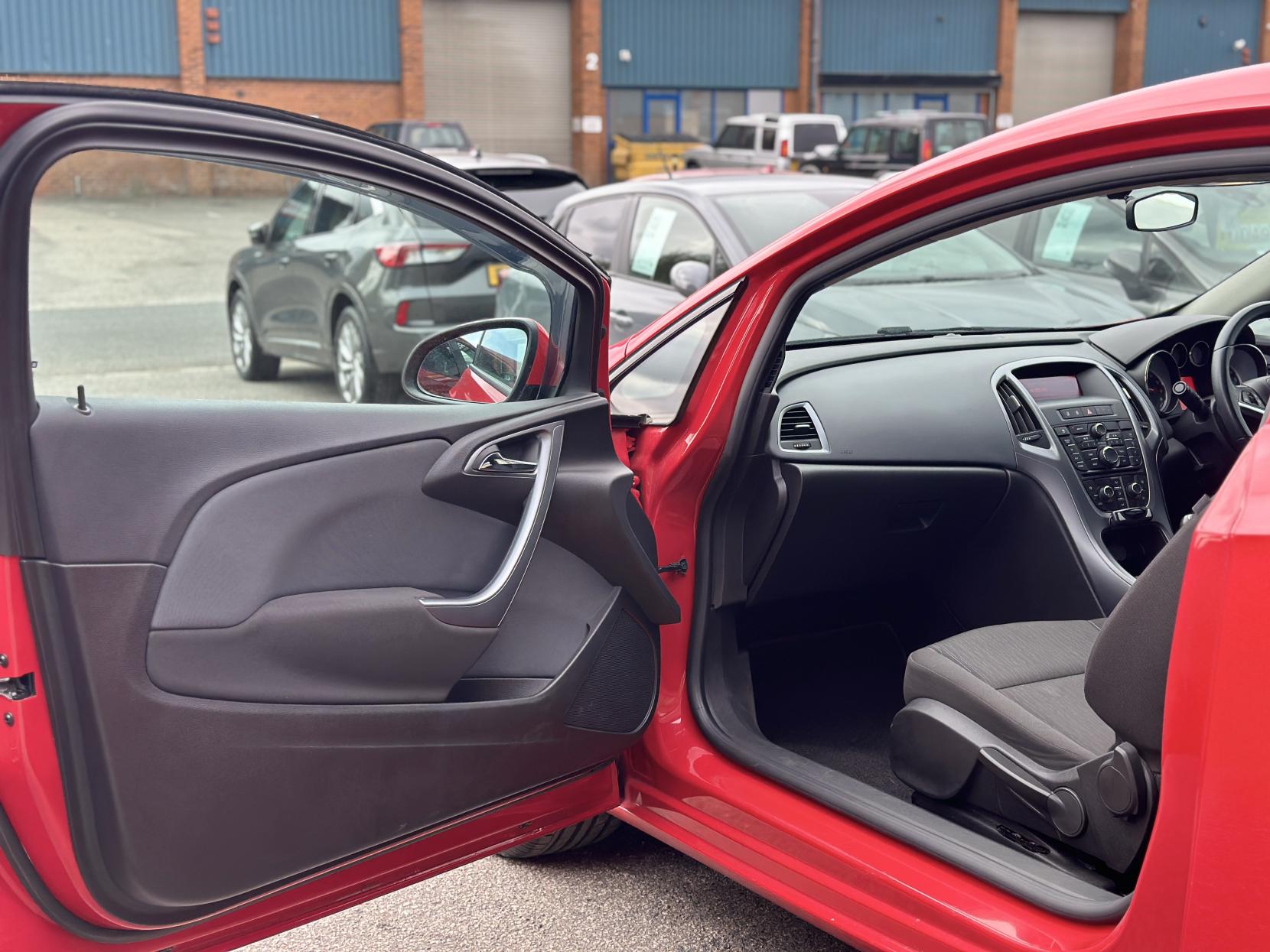 Vauxhall Astra GTC 1.4T 16V Sport Coupe 3dr Petrol Manual Euro 5 (s/s) (120 ps)