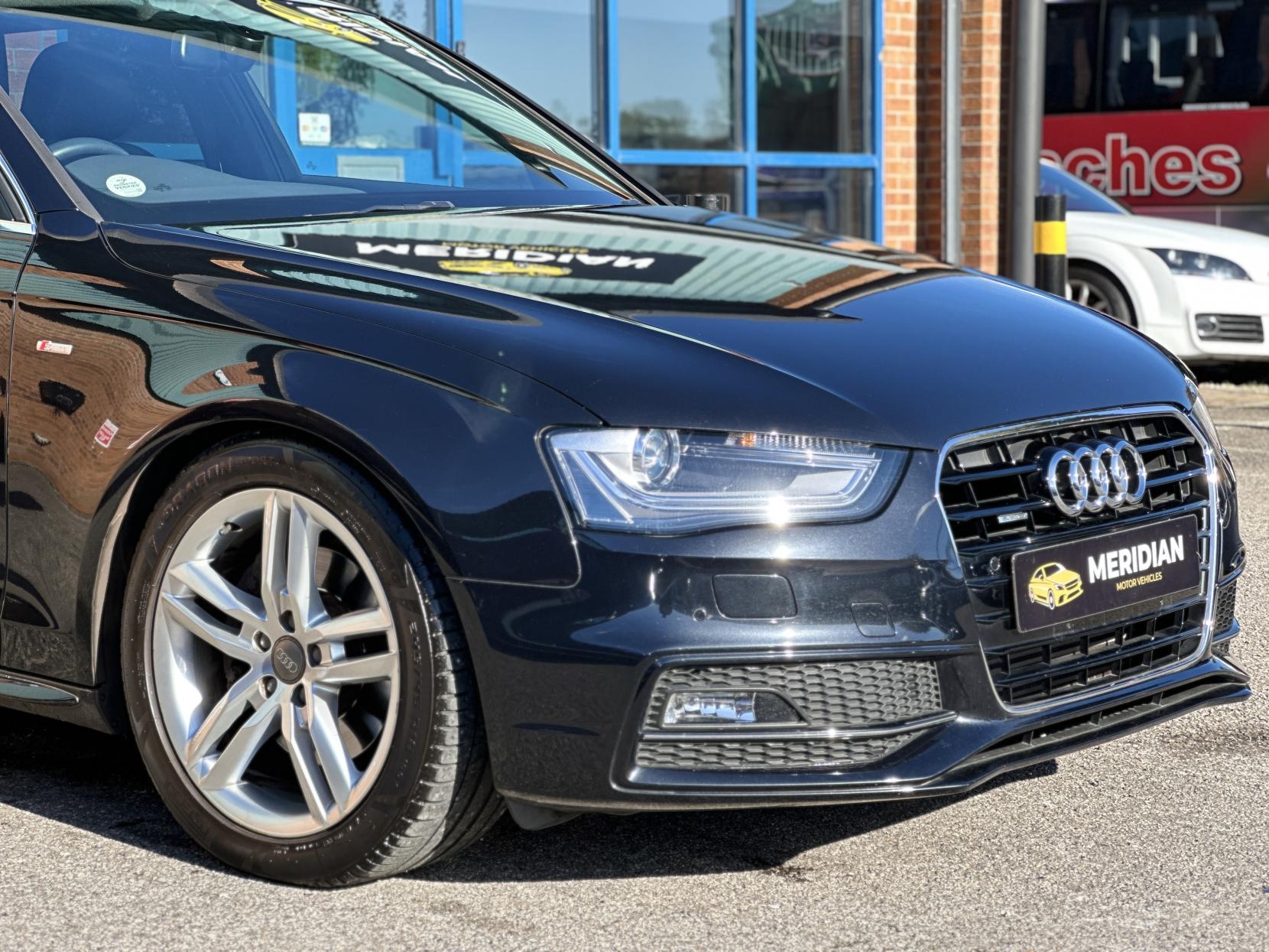 Audi A4 Avant 2.0 TFSI S line Estate 5dr Petrol S Tronic quattro Euro 5 (s/s) (211 ps)