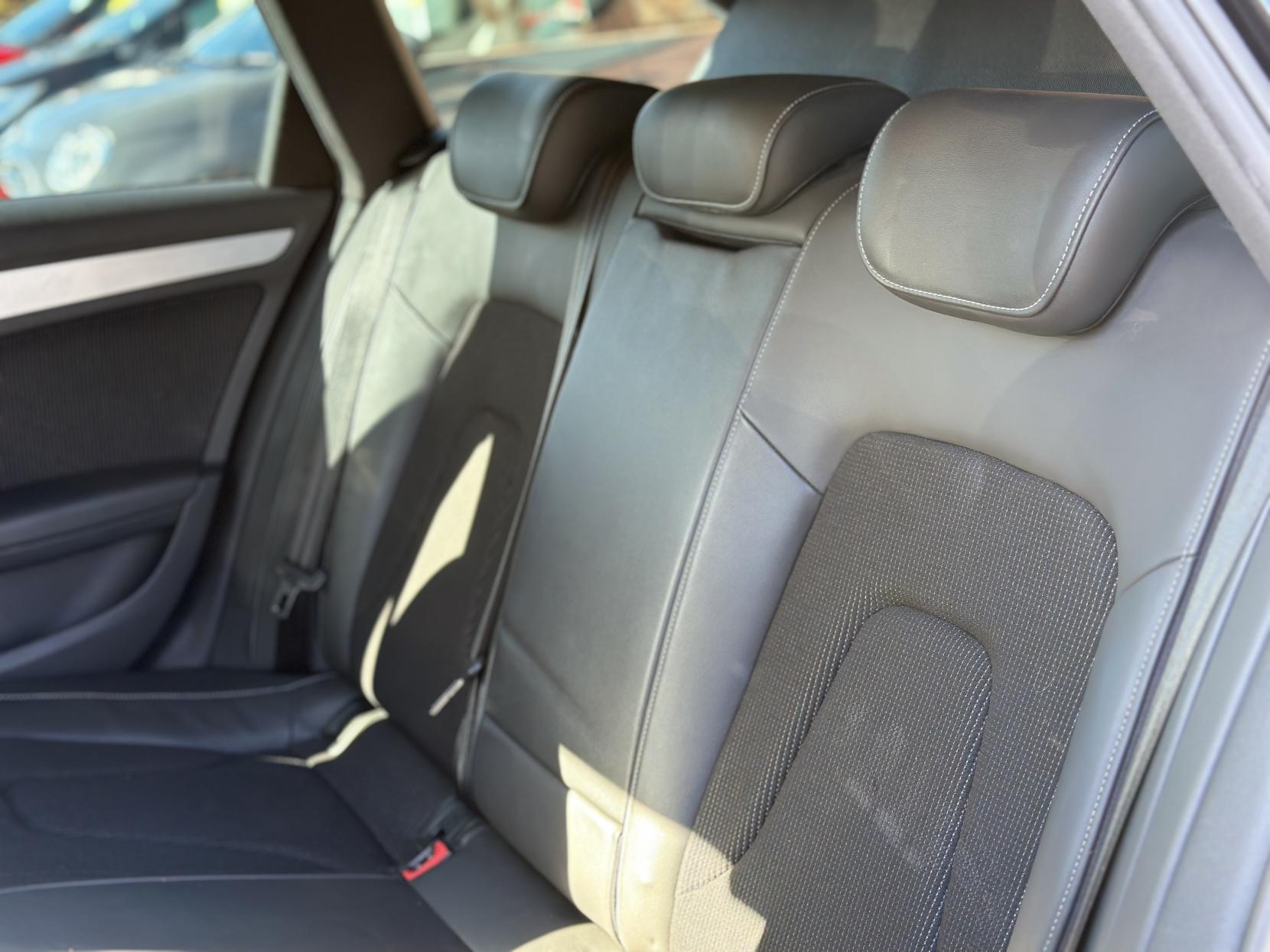 Audi A4 Avant 2.0 TFSI S line Estate 5dr Petrol S Tronic quattro Euro 5 (s/s) (211 ps)