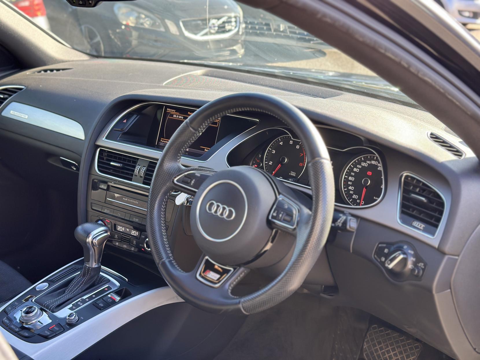 Audi A4 Avant 2.0 TFSI S line Estate 5dr Petrol S Tronic quattro Euro 5 (s/s) (211 ps)