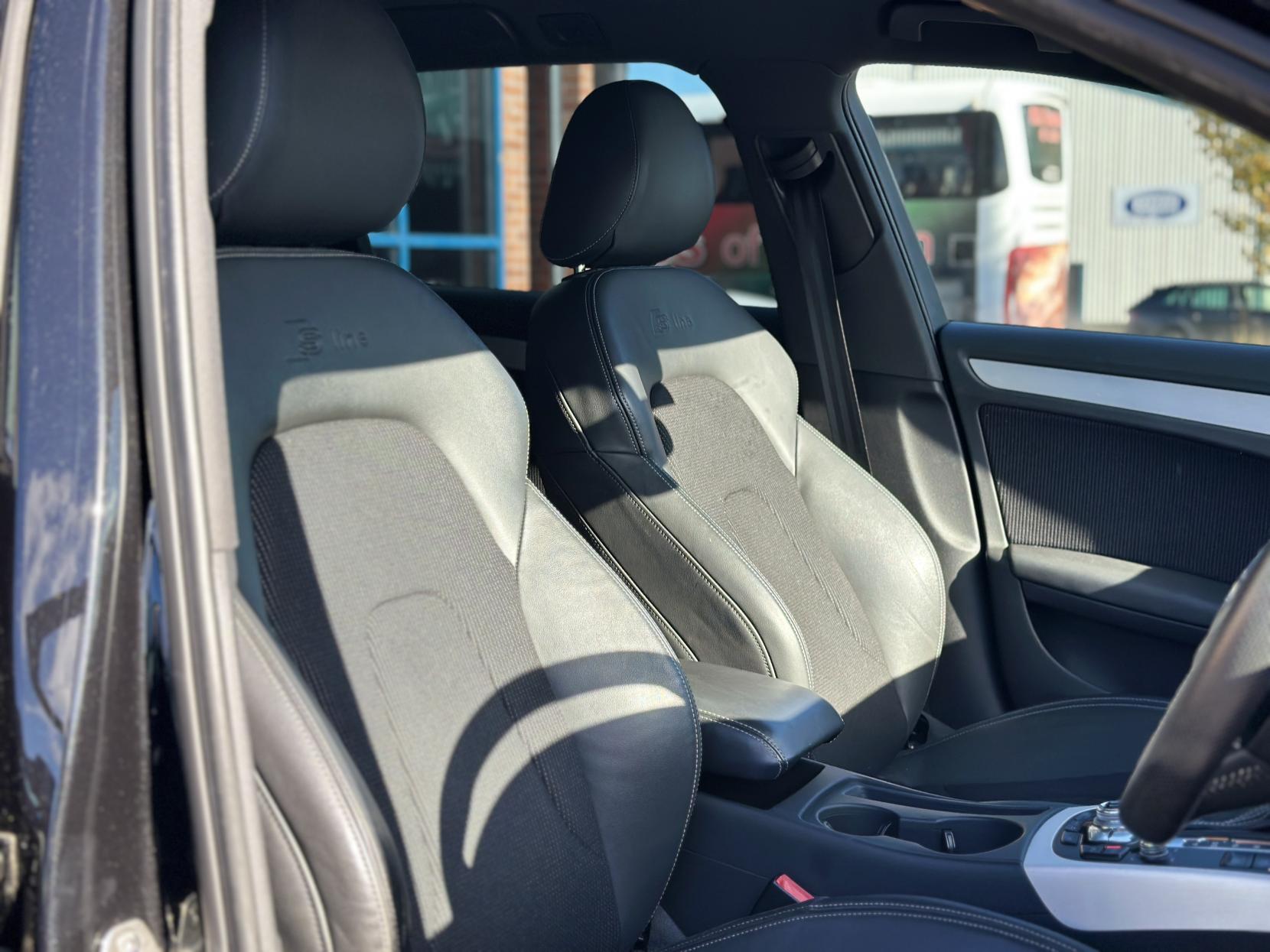 Audi A4 Avant 2.0 TFSI S line Estate 5dr Petrol S Tronic quattro Euro 5 (s/s) (211 ps)