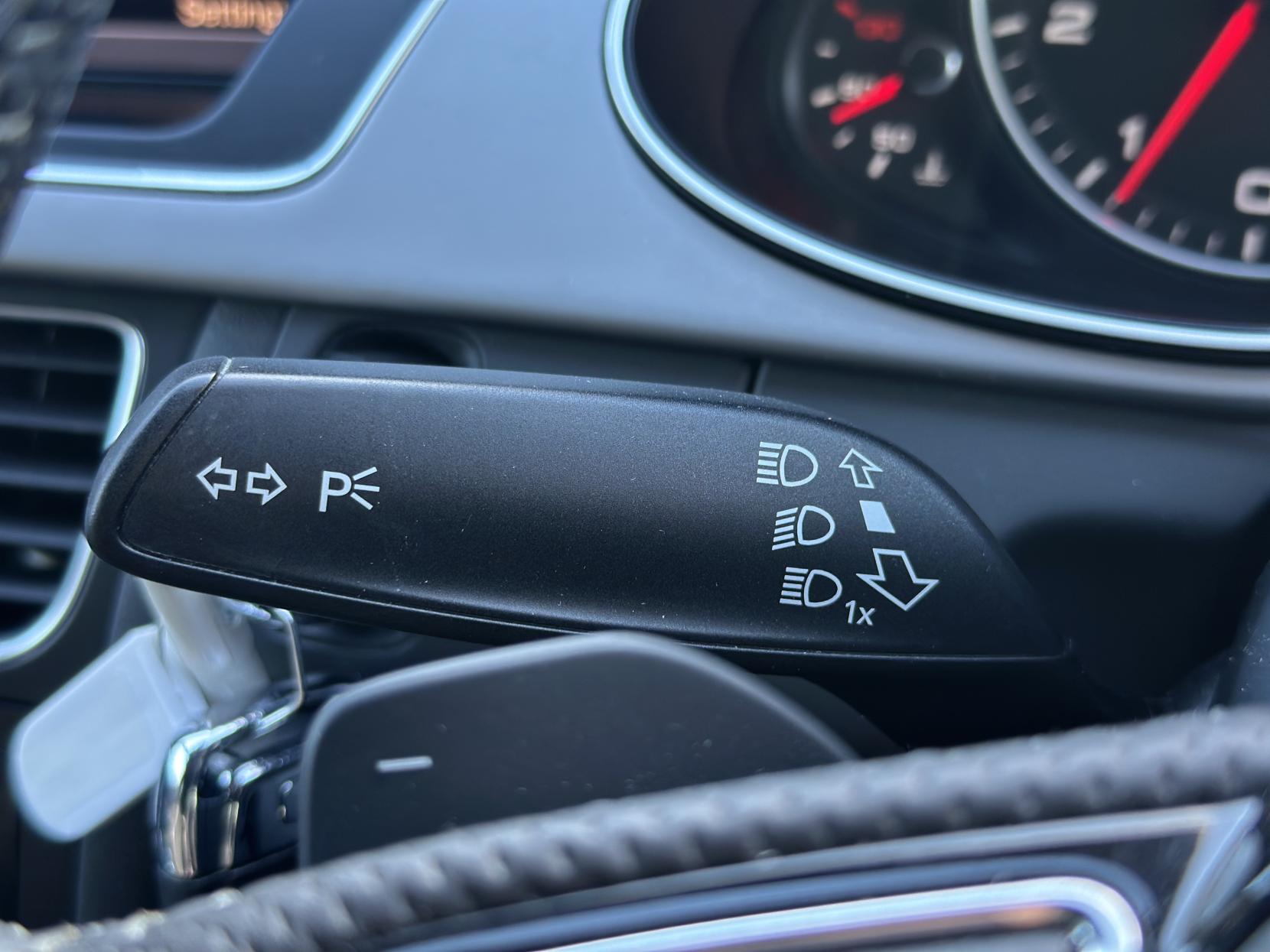 Audi A4 Avant 2.0 TFSI S line Estate 5dr Petrol S Tronic quattro Euro 5 (s/s) (211 ps)