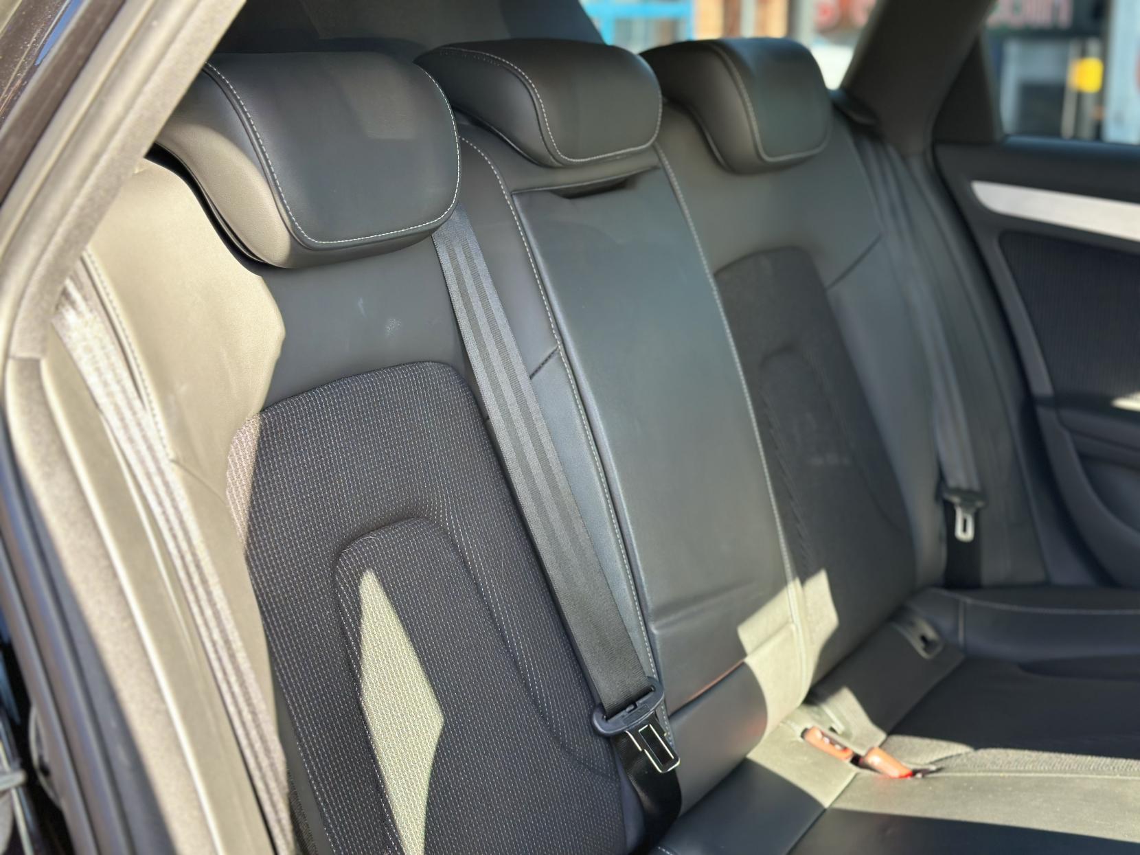 Audi A4 Avant 2.0 TFSI S line Estate 5dr Petrol S Tronic quattro Euro 5 (s/s) (211 ps)